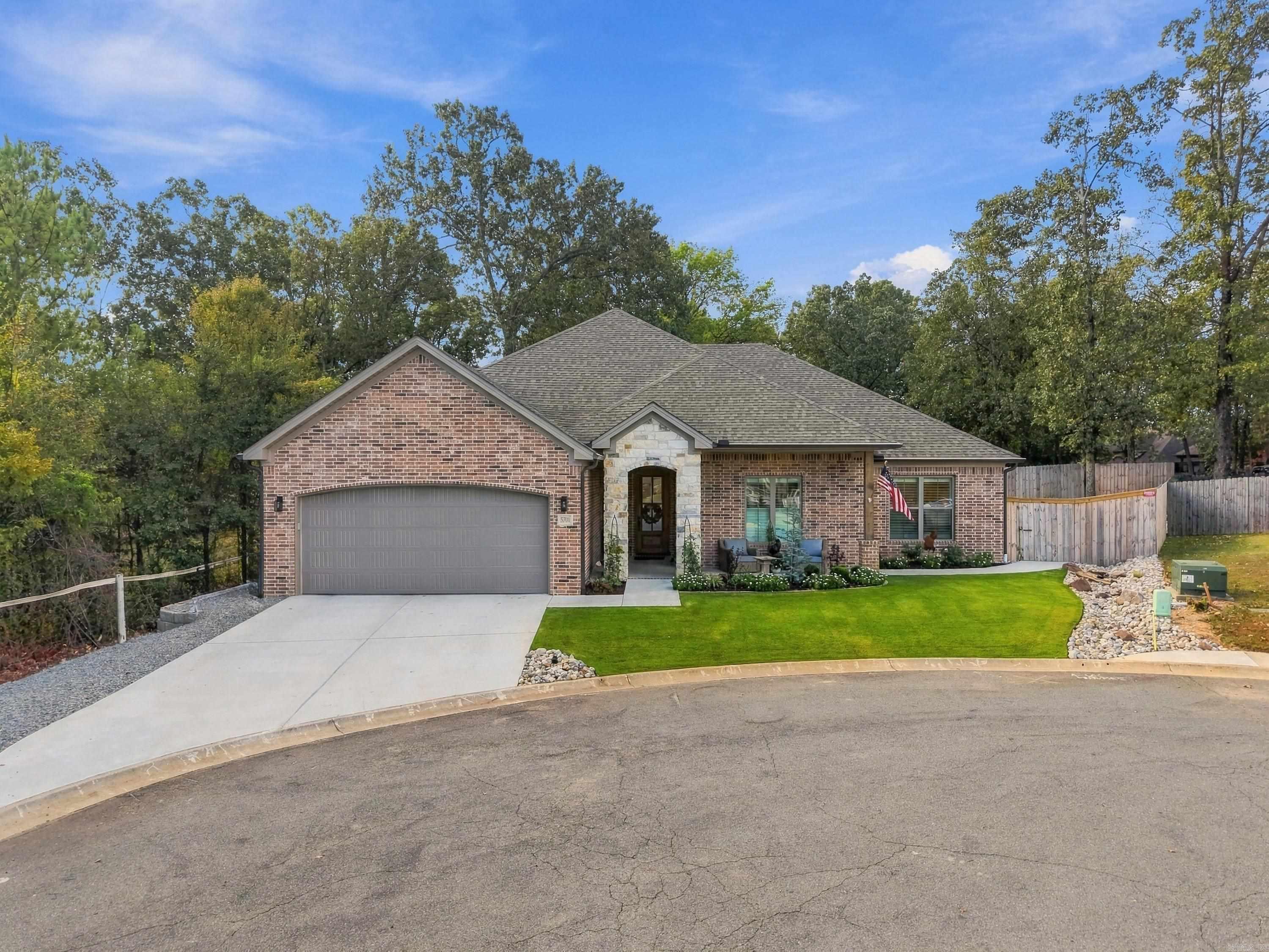 5701 Red Leaf Property Photo 1