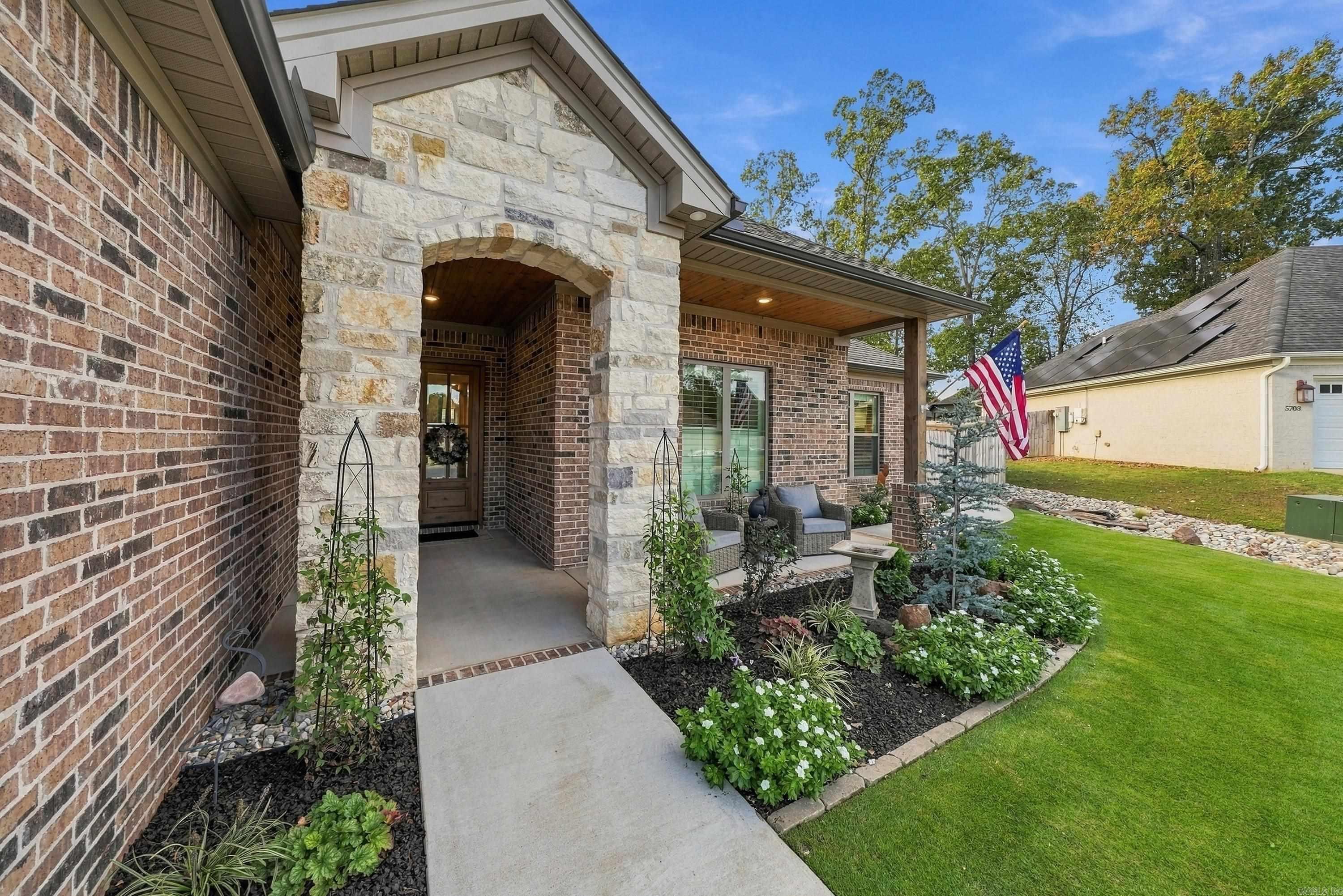 5701 Red Leaf Property Photo 2