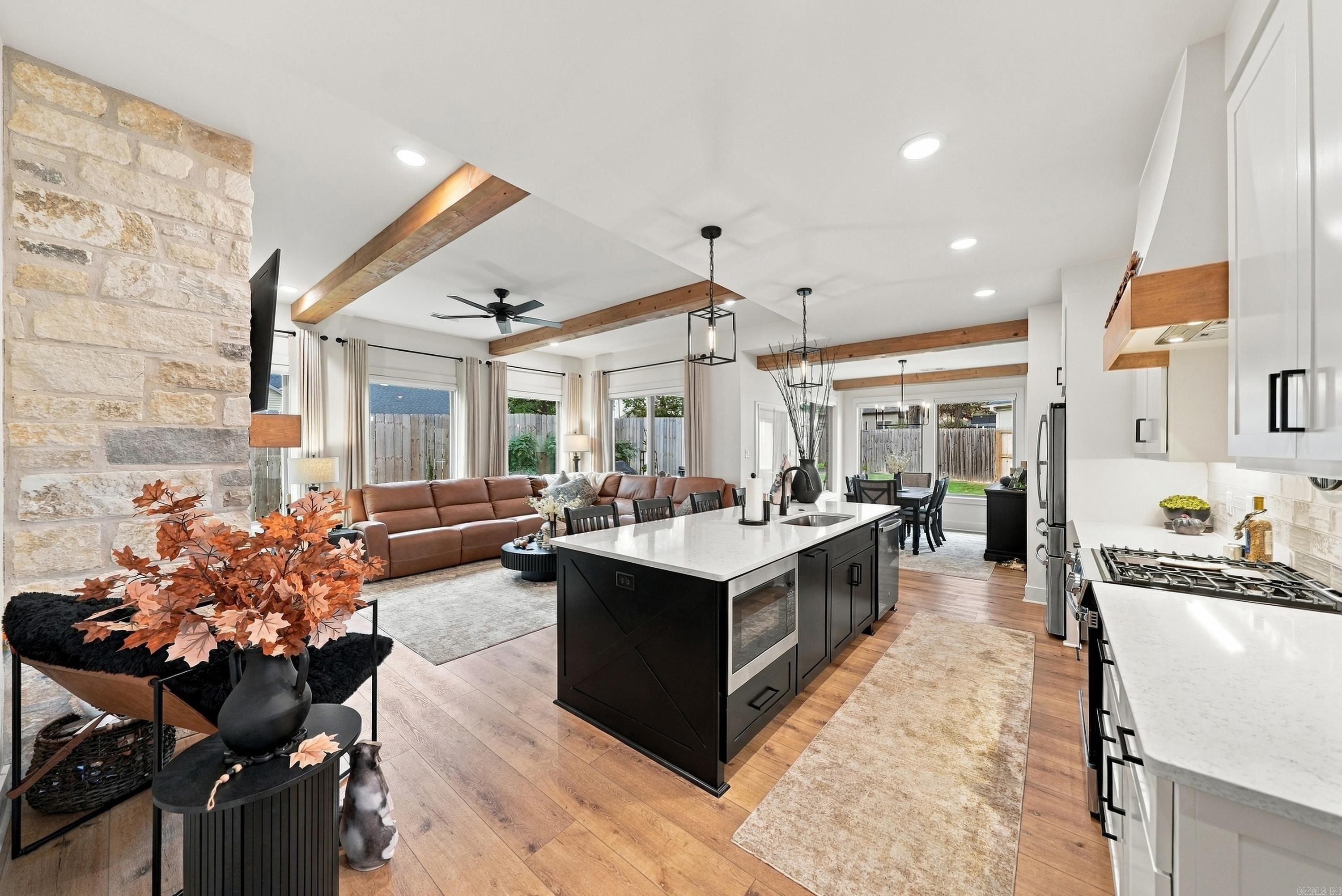 5701 Red Leaf Property Photo 4