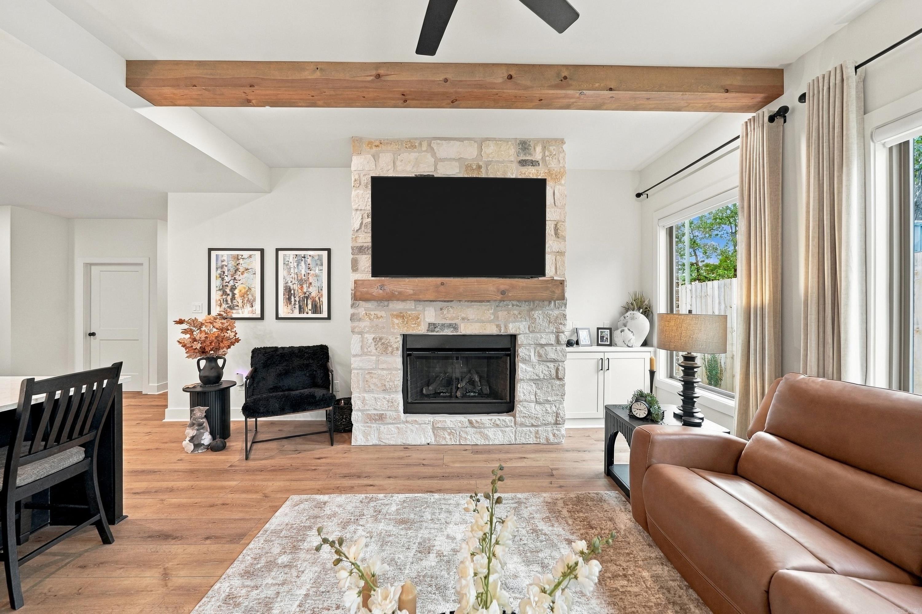 5701 Red Leaf Property Photo 11