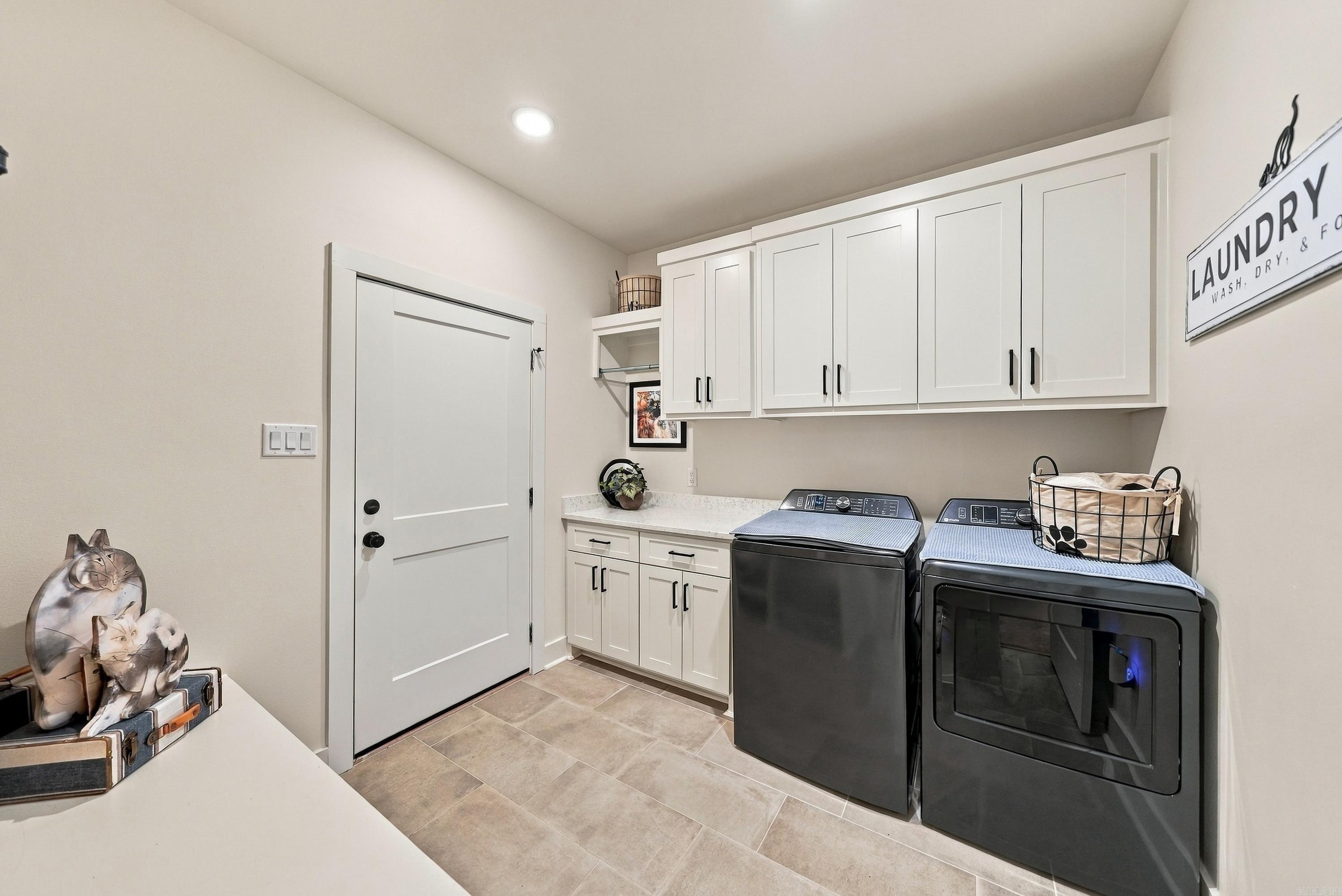 5701 Red Leaf Property Photo 25