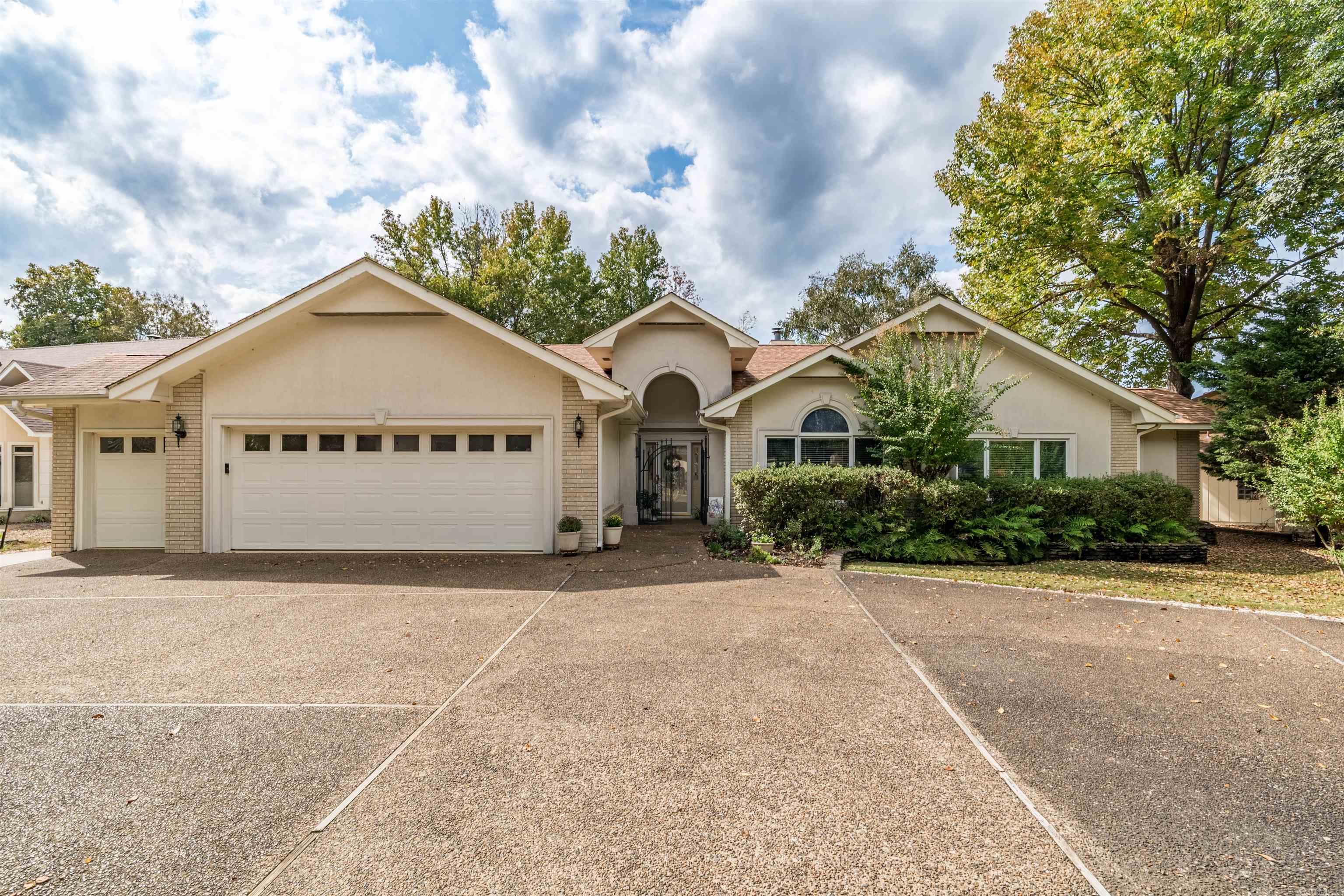 48 Sanchez Way Property Photo 1