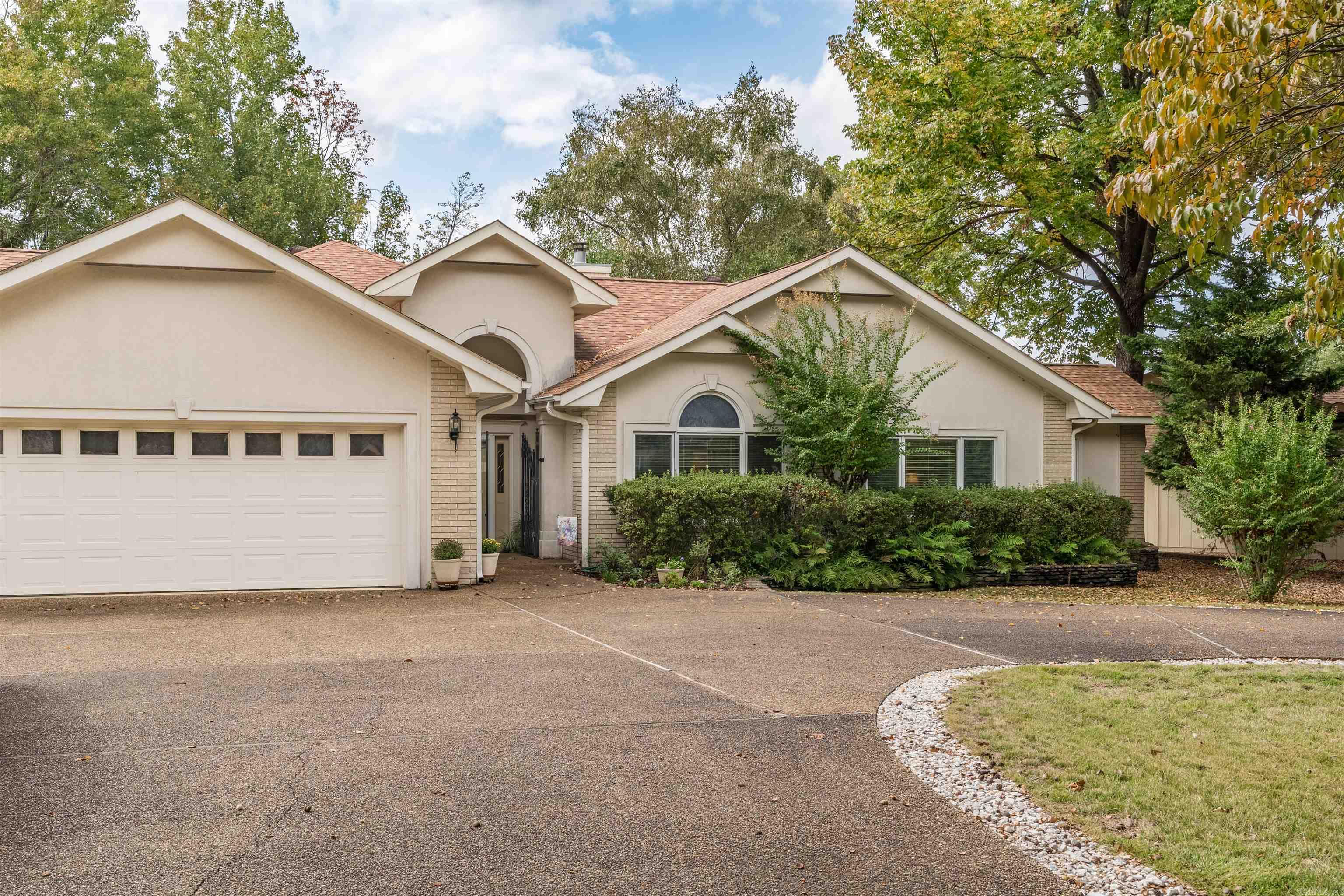 48 Sanchez Way Property Photo 4