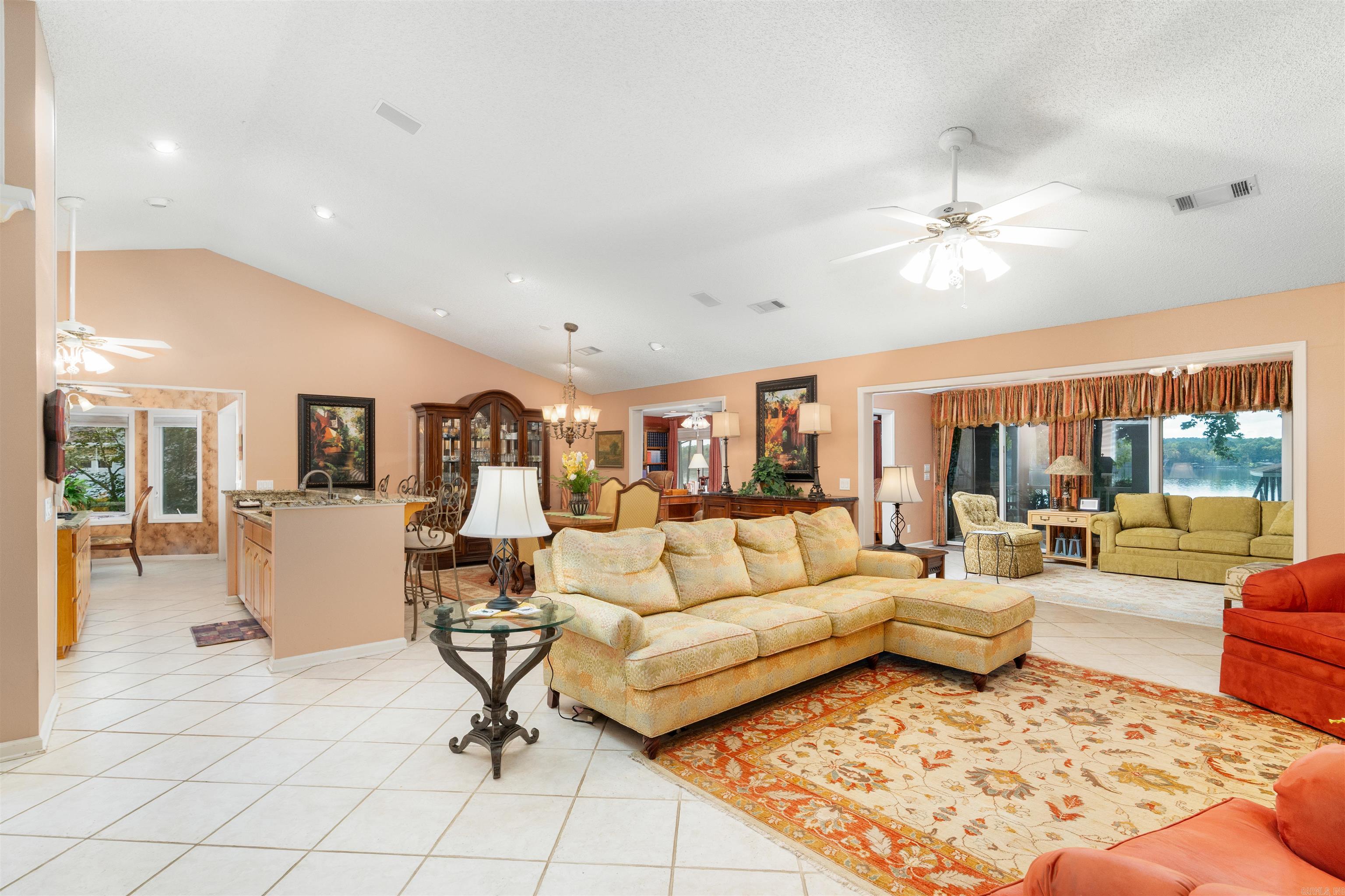 48 Sanchez Way Property Photo 6