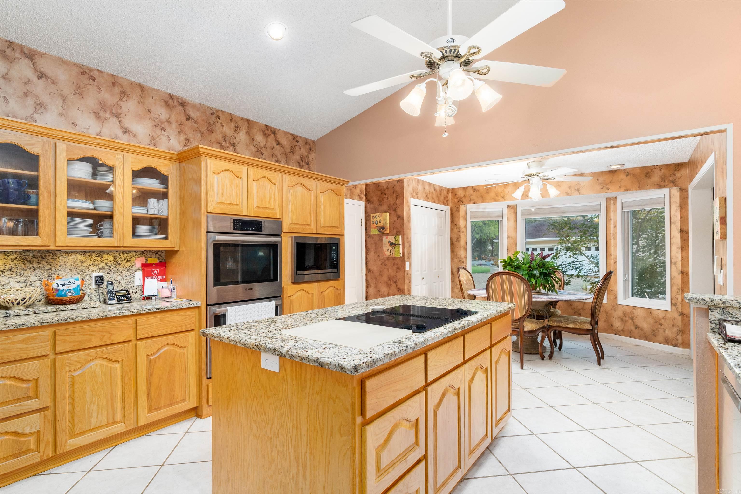 48 Sanchez Way Property Photo 13