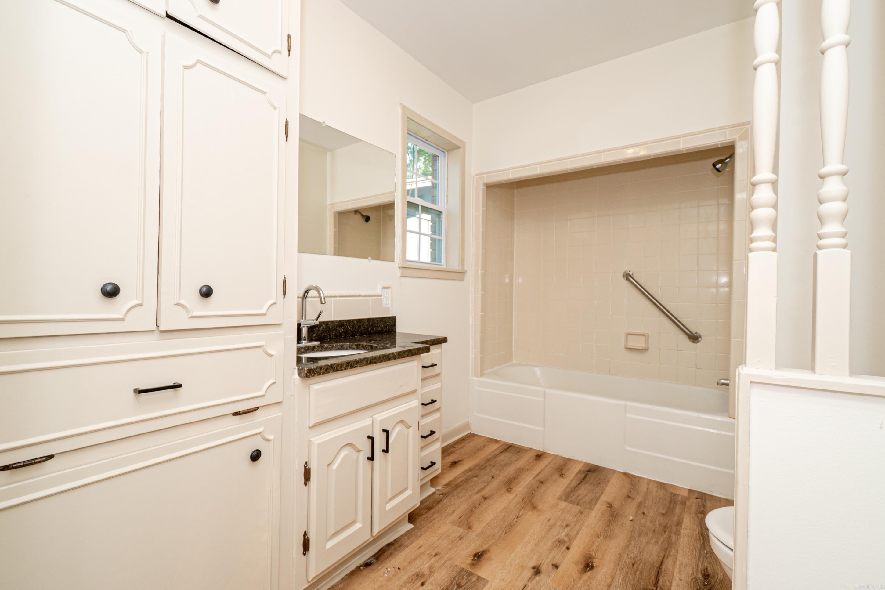 1003 Broadway St Property Photo 7