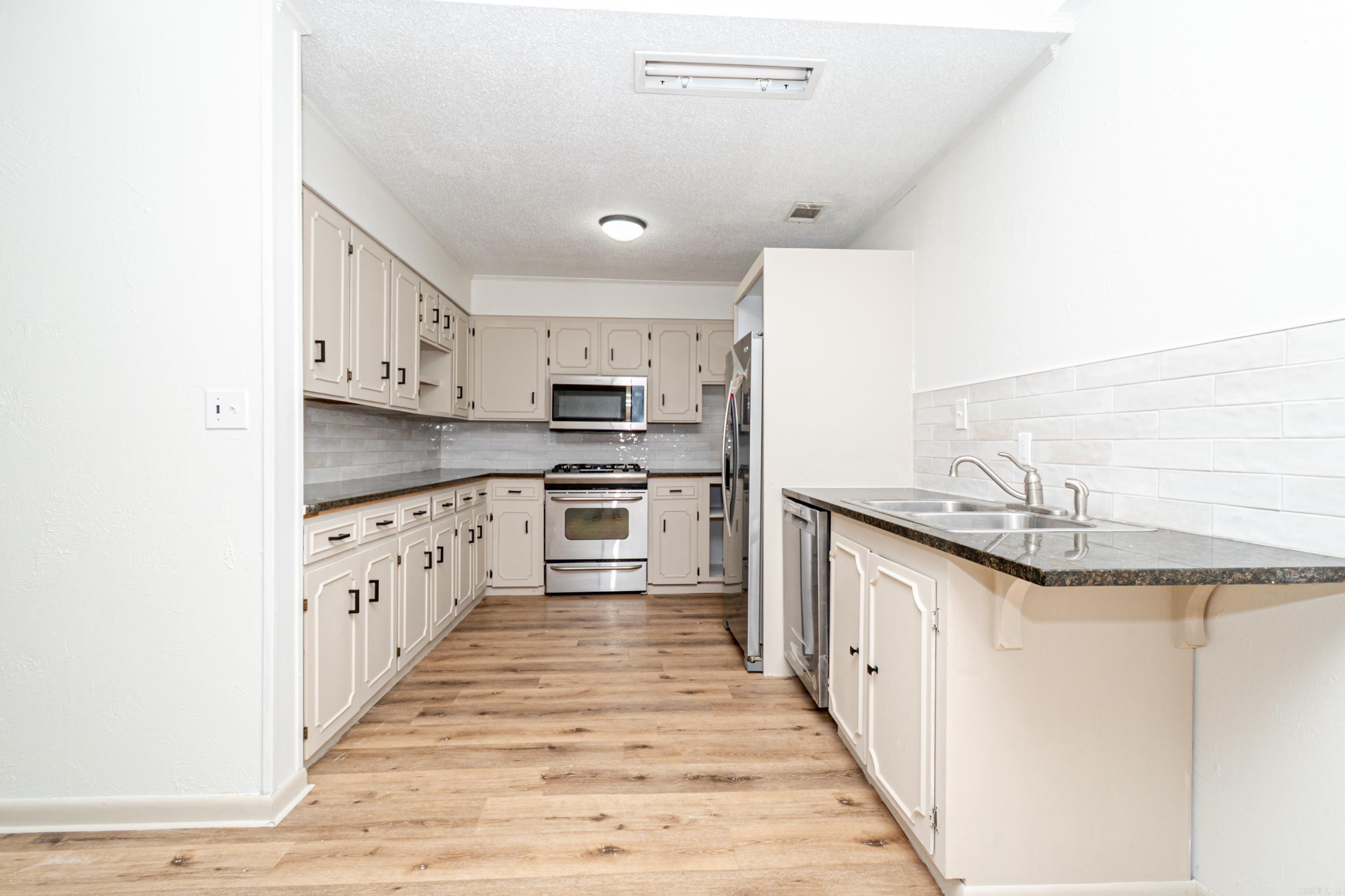 1003 Broadway St Property Photo 16