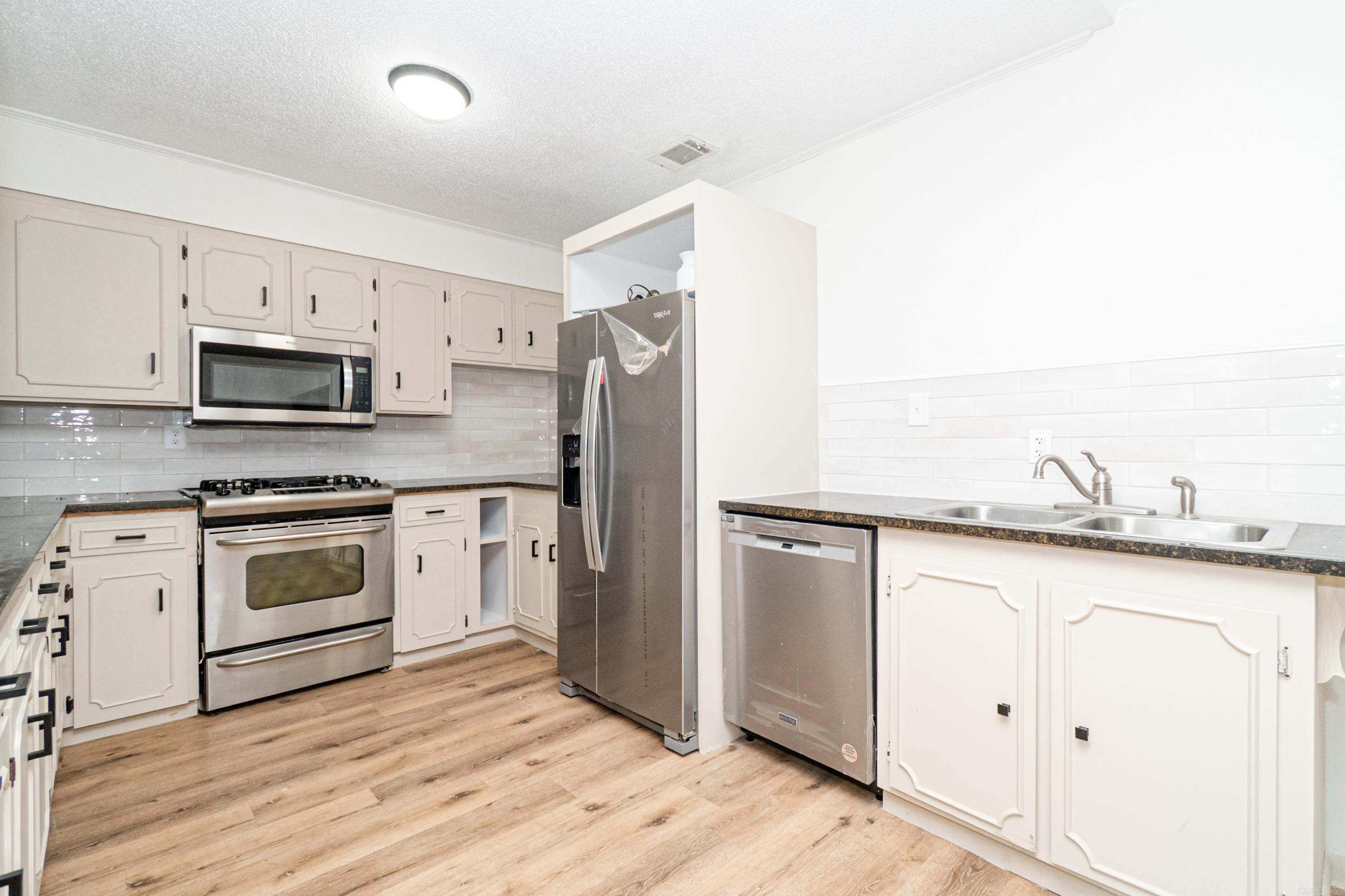 1003 Broadway St Property Photo 17