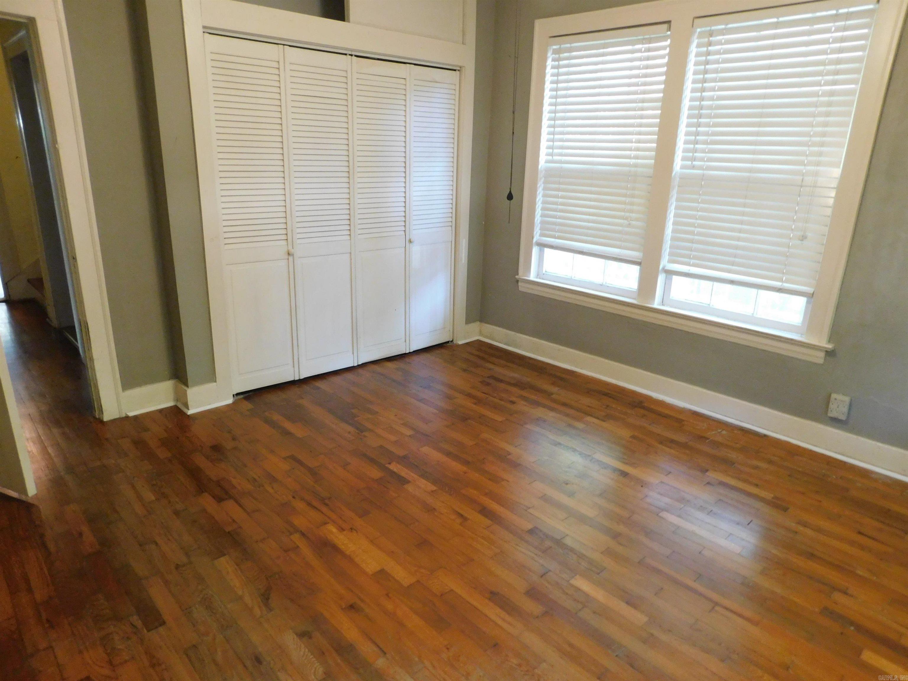 303 Fairfax Property Photo 10