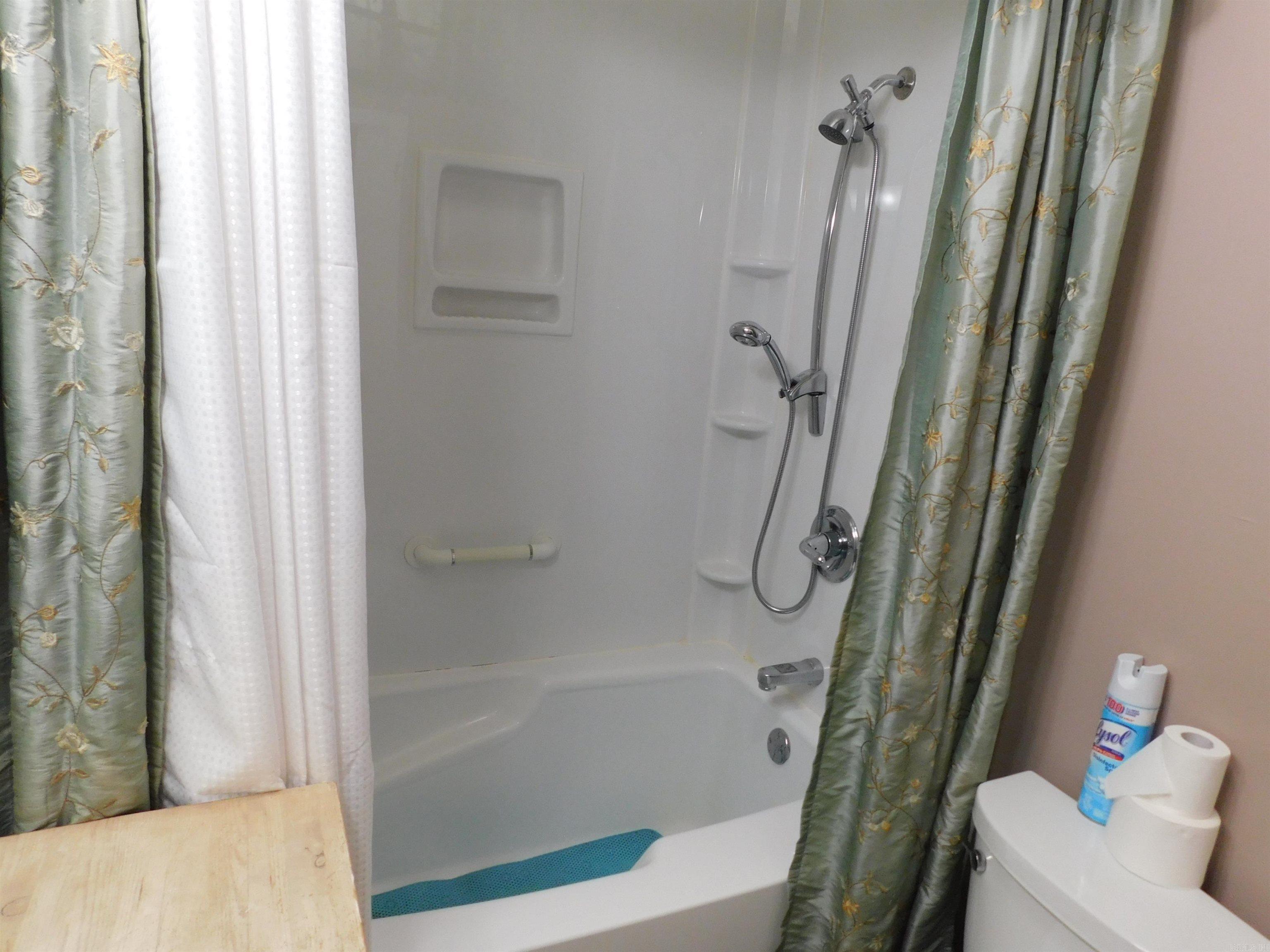 303 Fairfax Property Photo 12