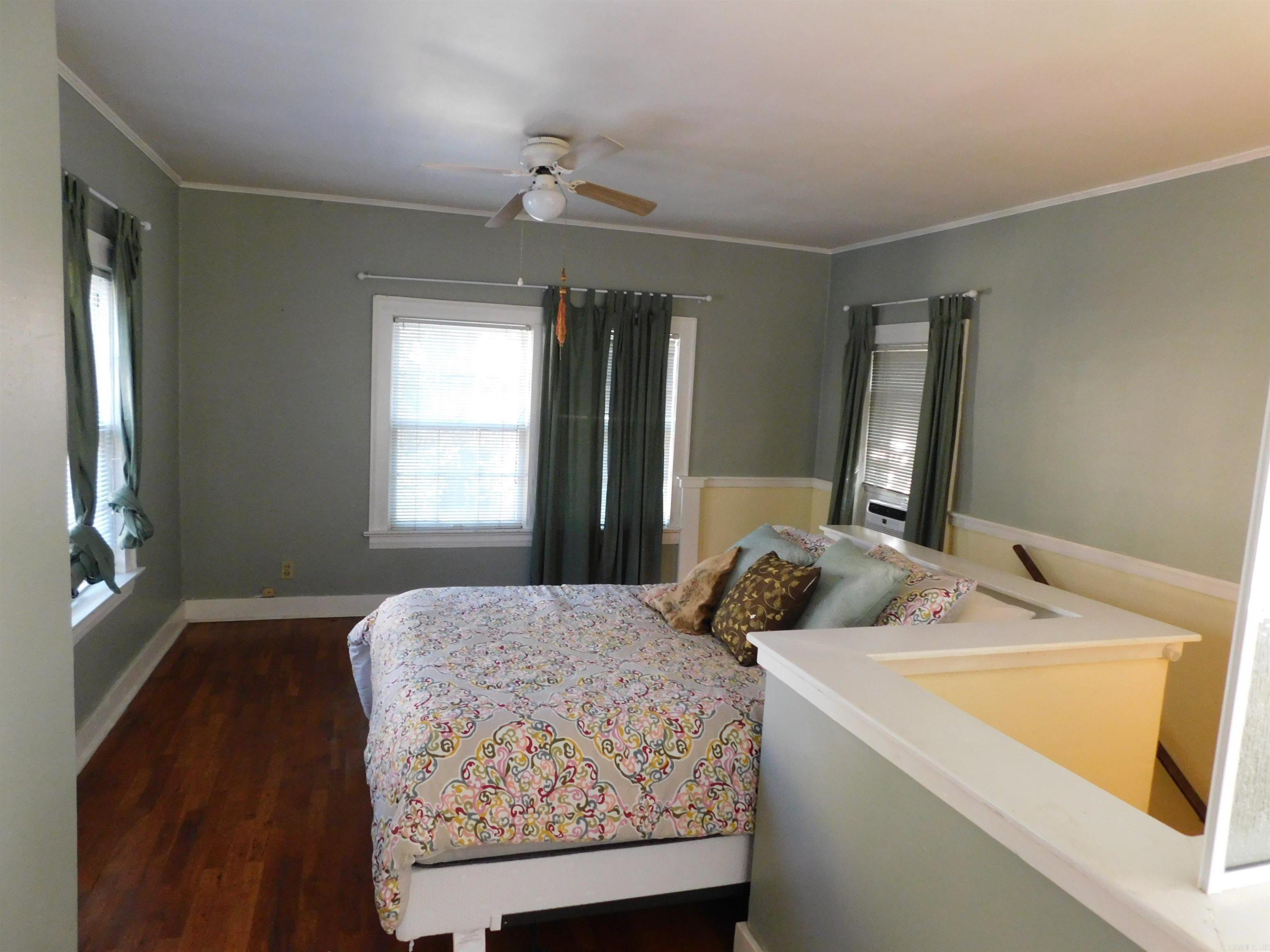 303 Fairfax Property Photo 15