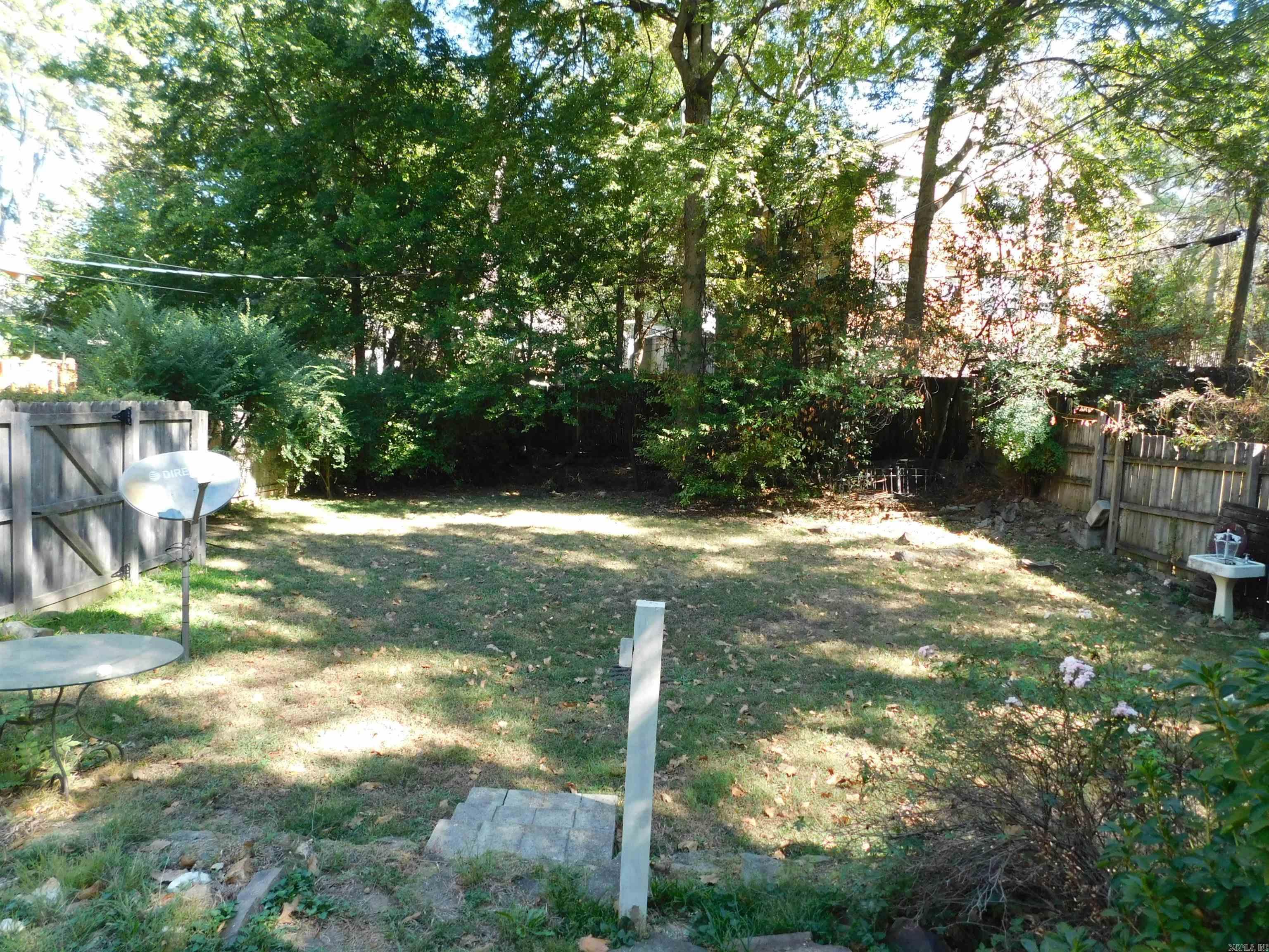 303 Fairfax Property Photo 17