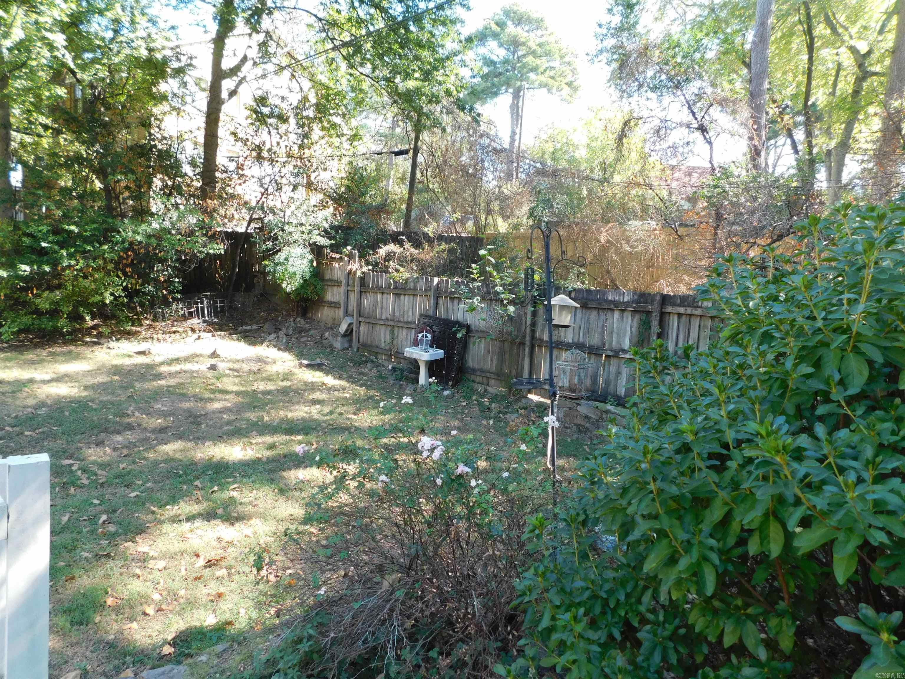 303 Fairfax Property Photo 18