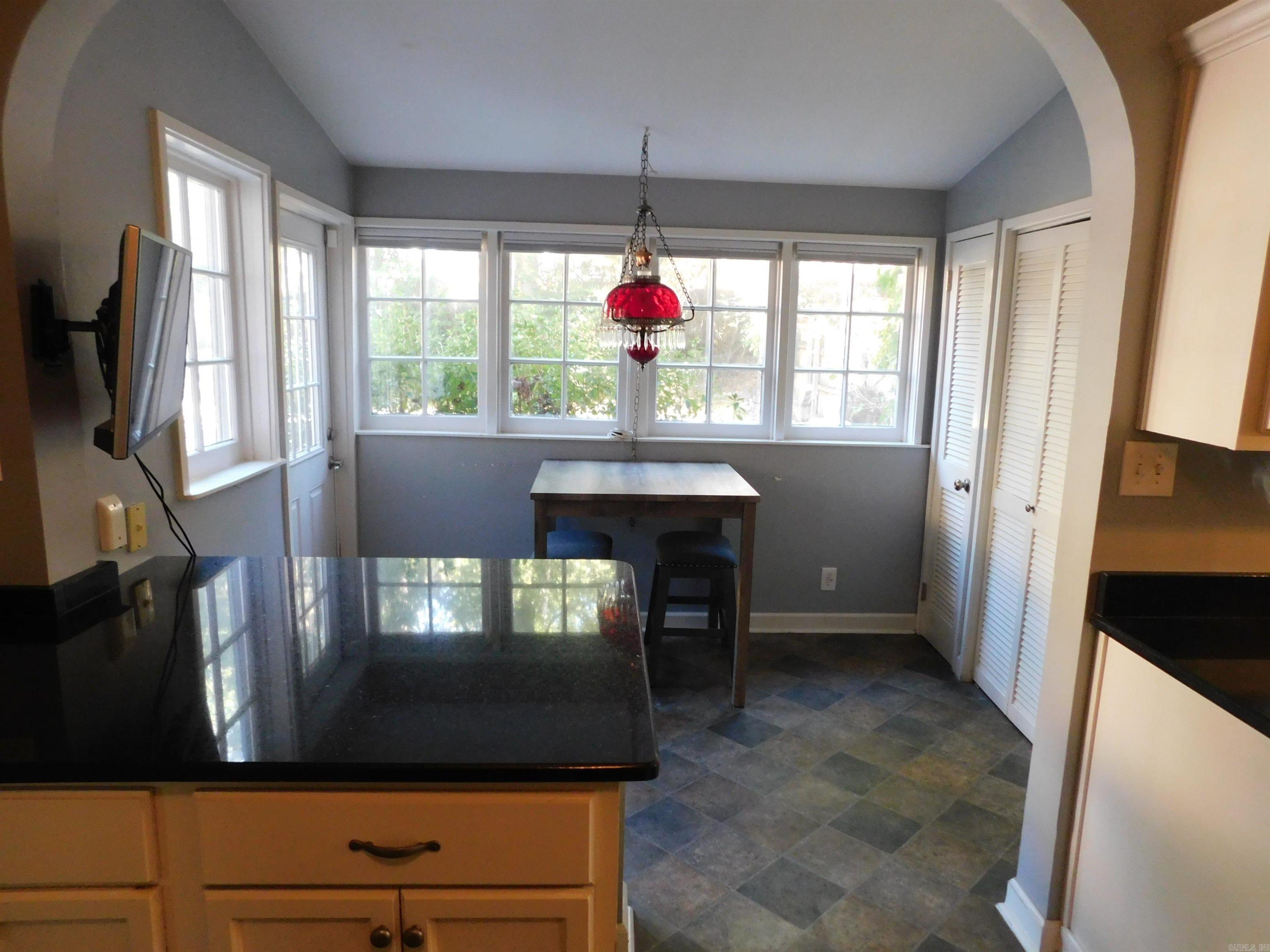 303 Fairfax Property Photo 22