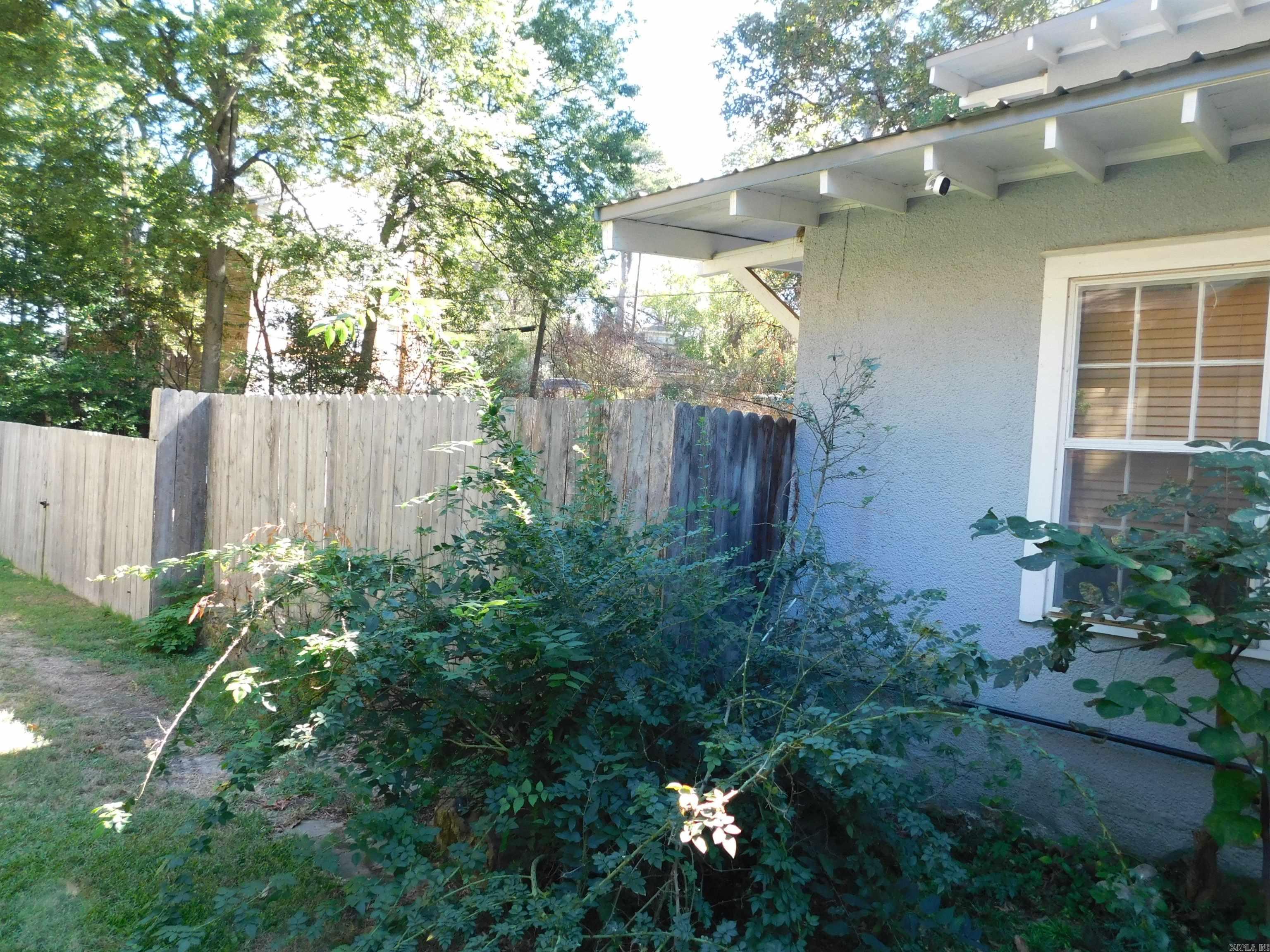 303 Fairfax Property Photo 27