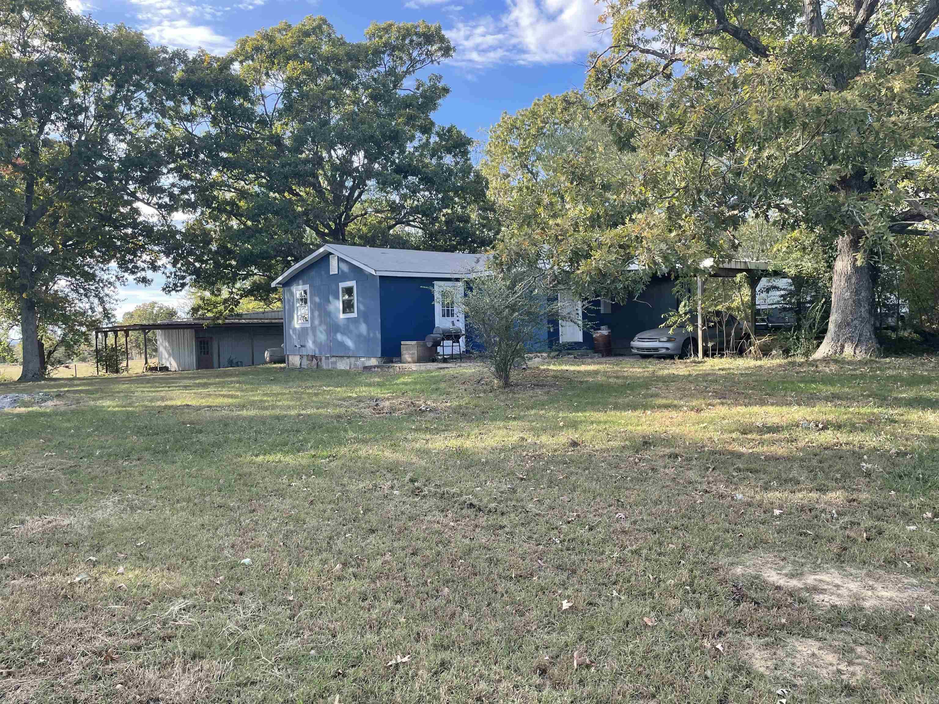 895 Coleman Morris Rd Property Photo 3