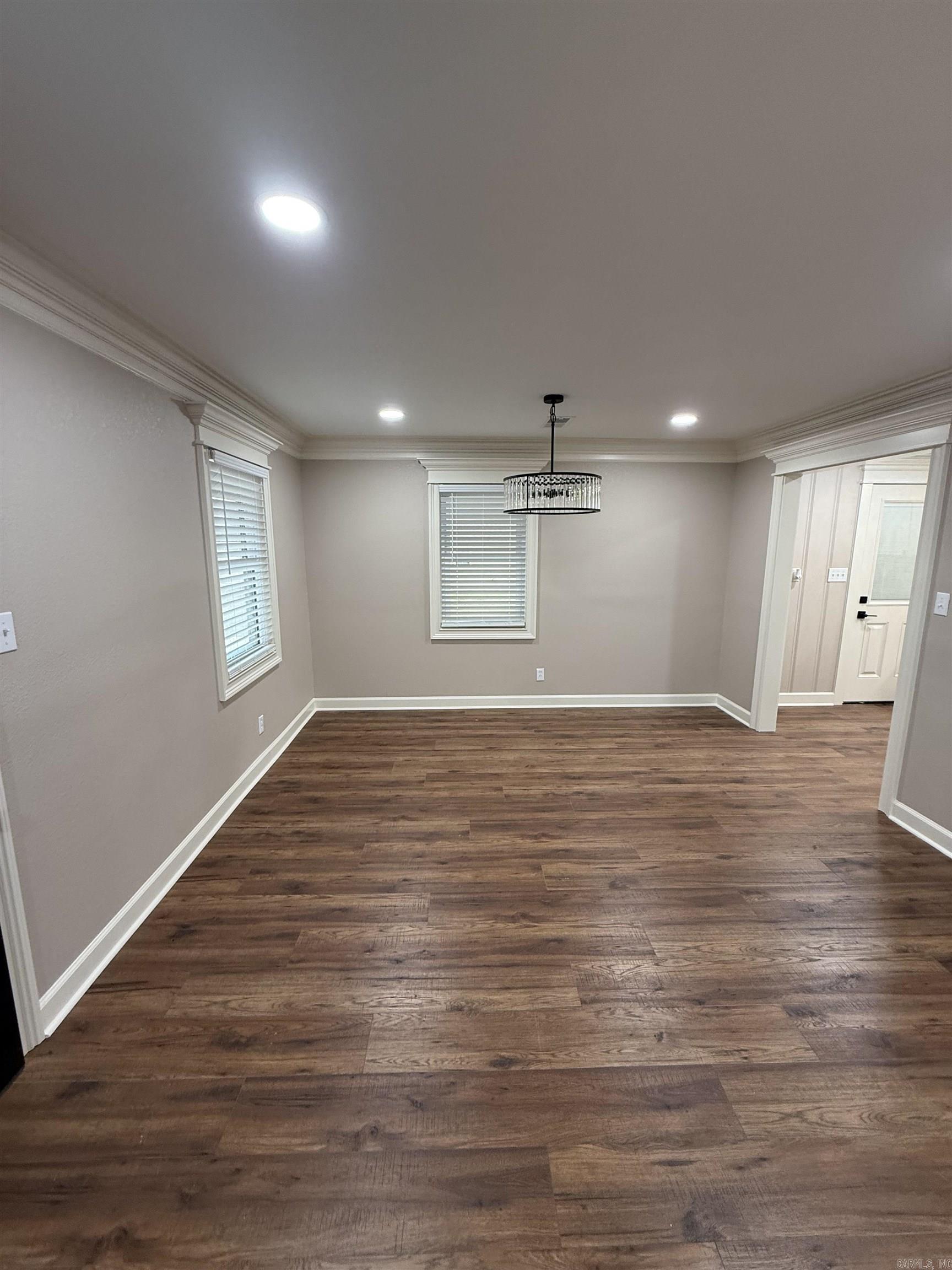 608 S Rockingchair Road Property Photo 4