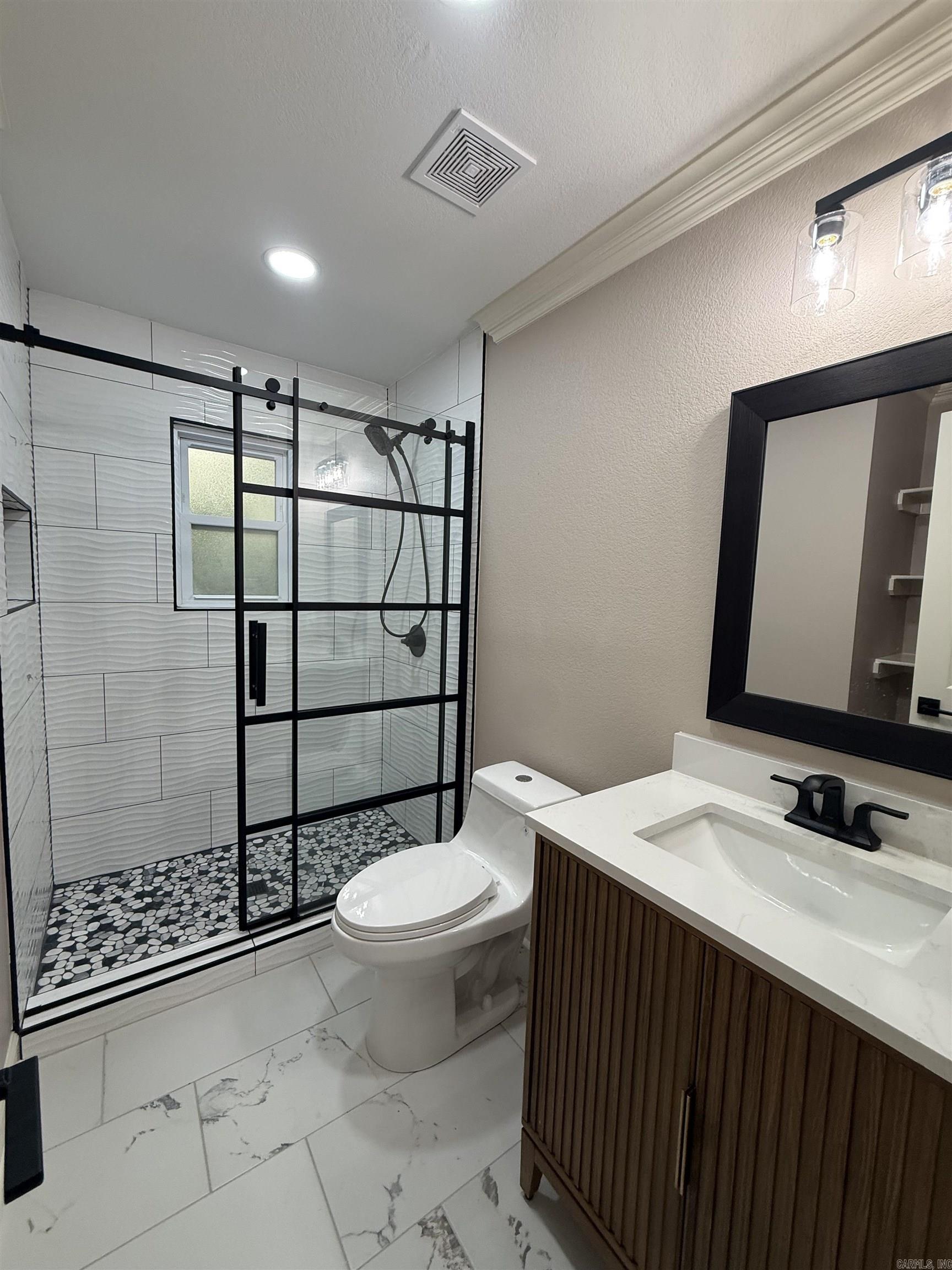 608 S Rockingchair Road Property Photo 6