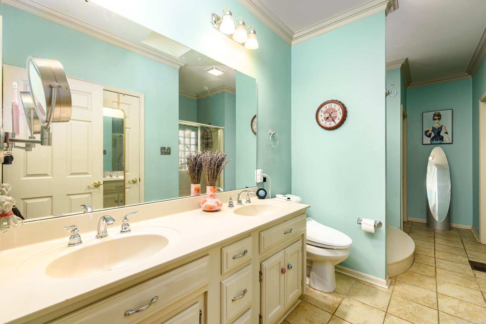 4514 Old Oak Drive Property Photo 13