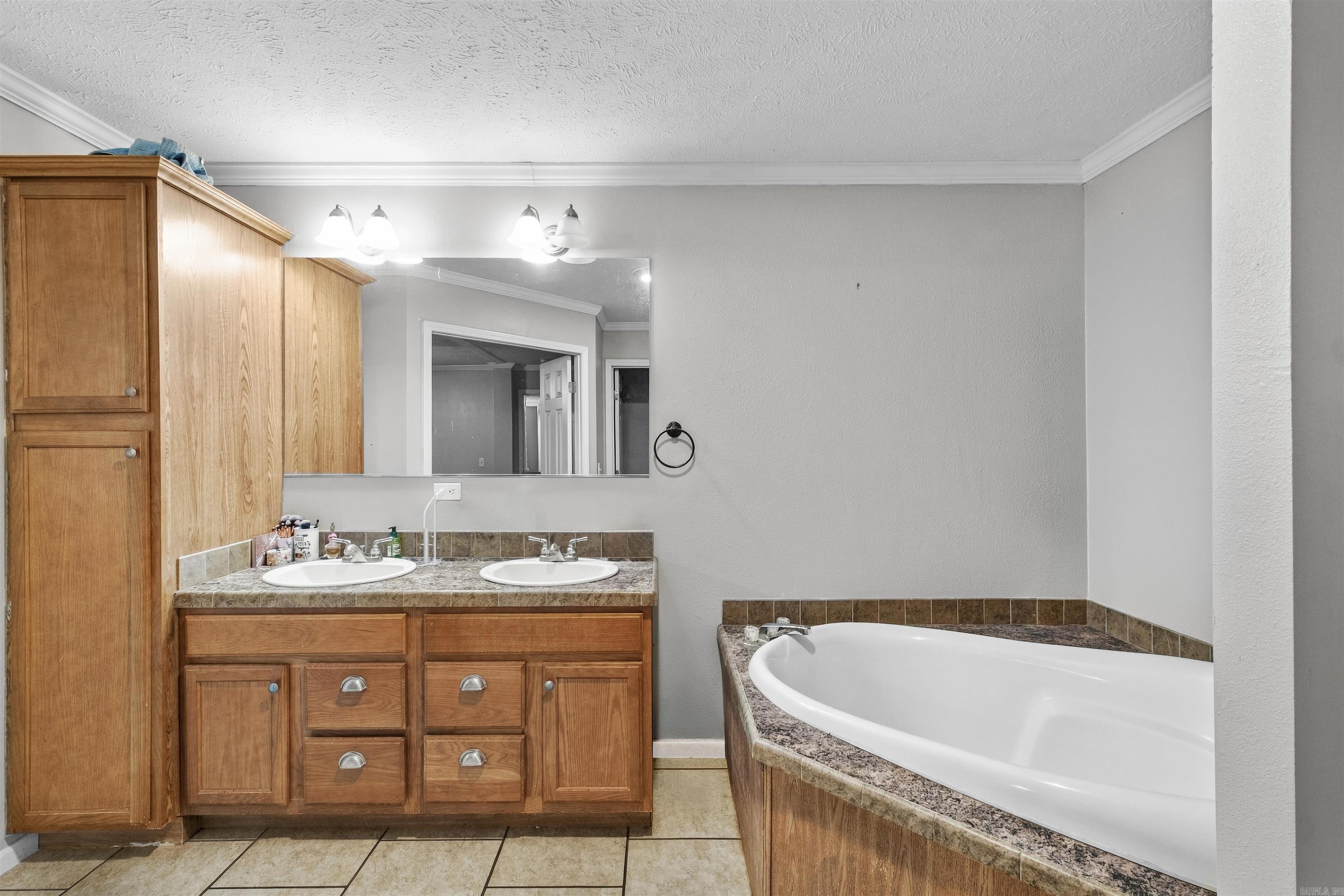 14418 Pikewood Drive Property Photo 23