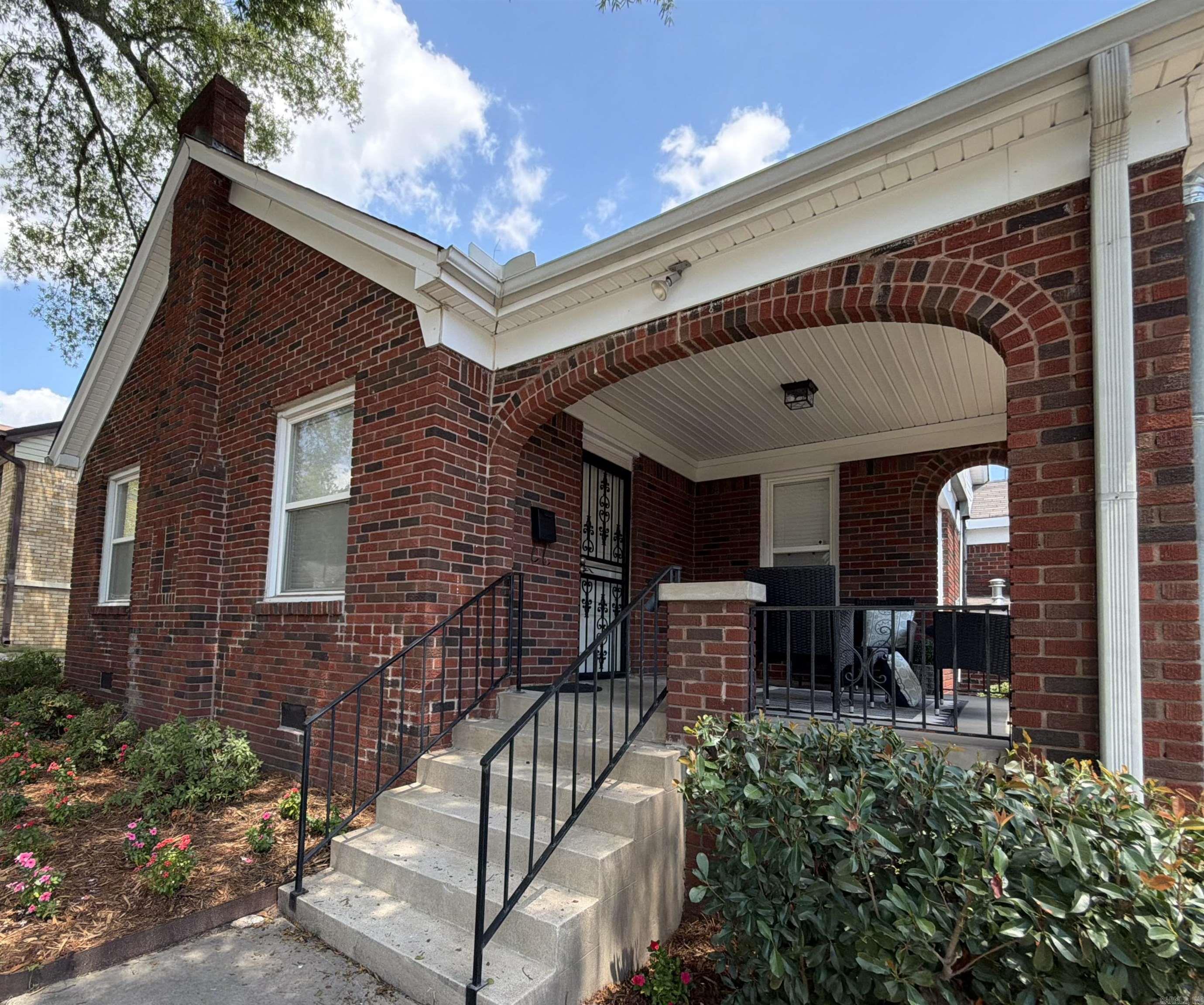 107 N Pine Street Property Photo 1
