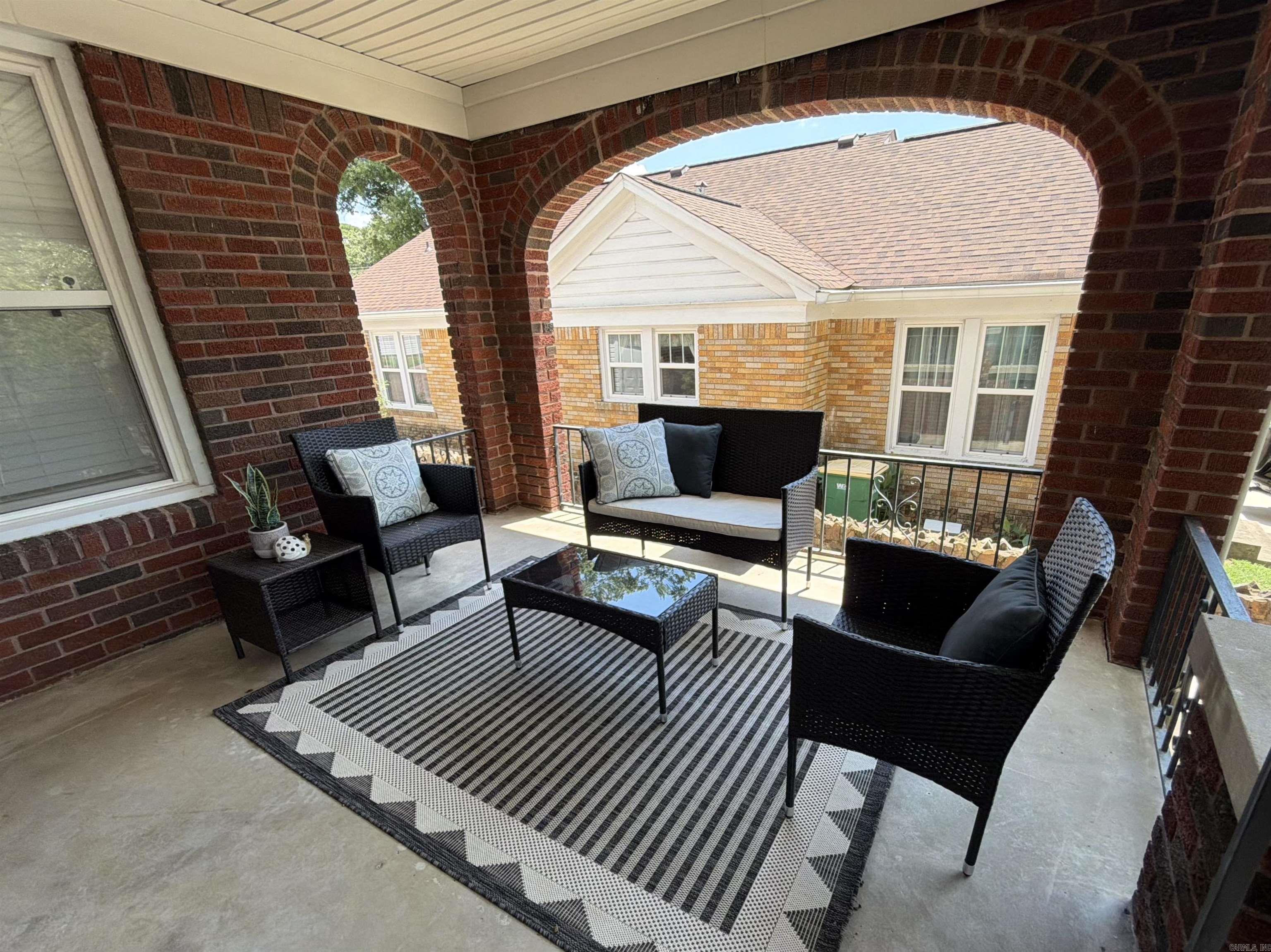 107 N Pine Street Property Photo 2