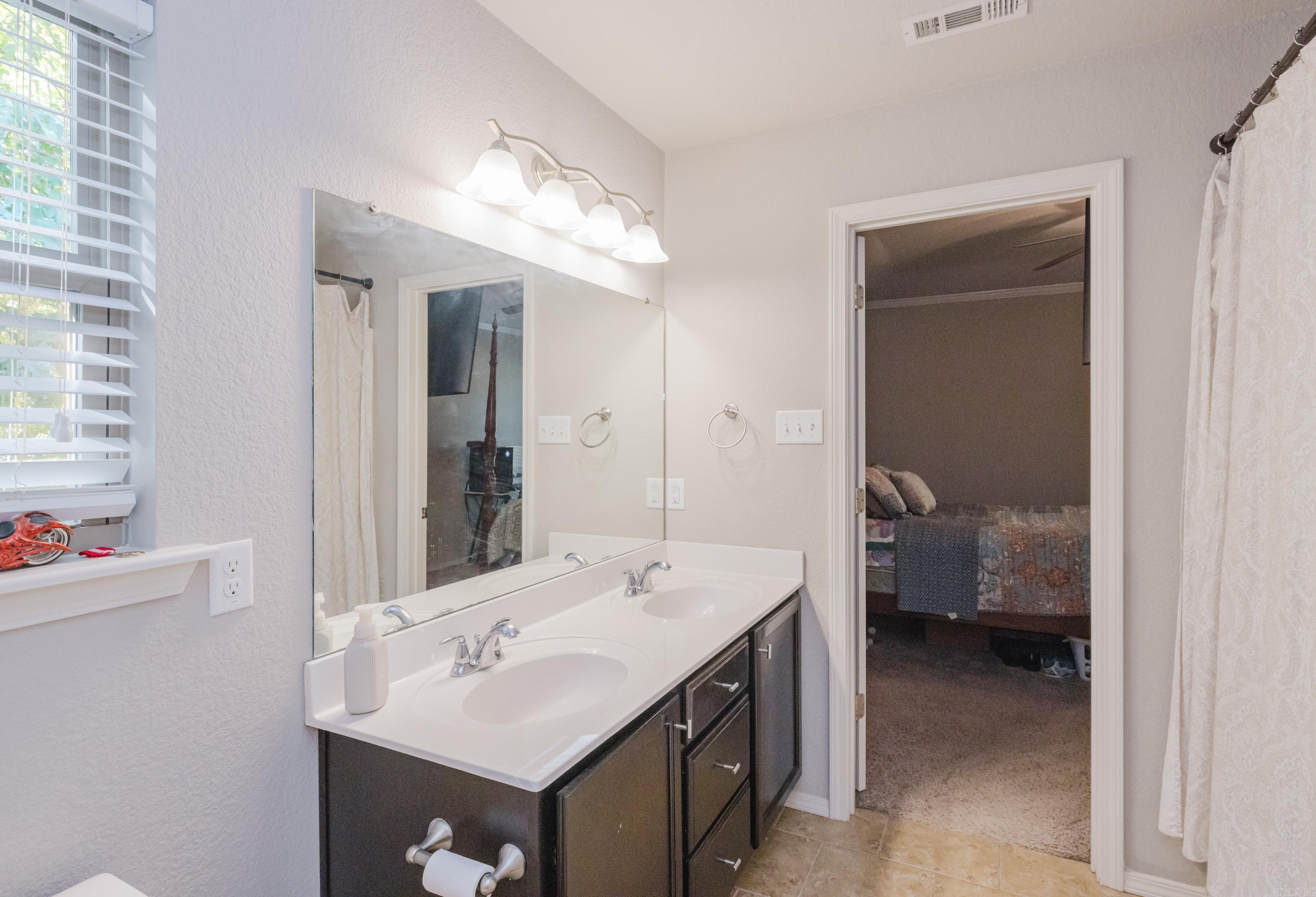2600 Chapel Creek Dr. Property Photo 24