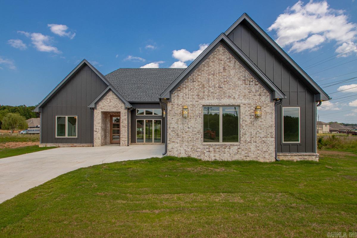 1003 Black Bass Cove Property Photo 1