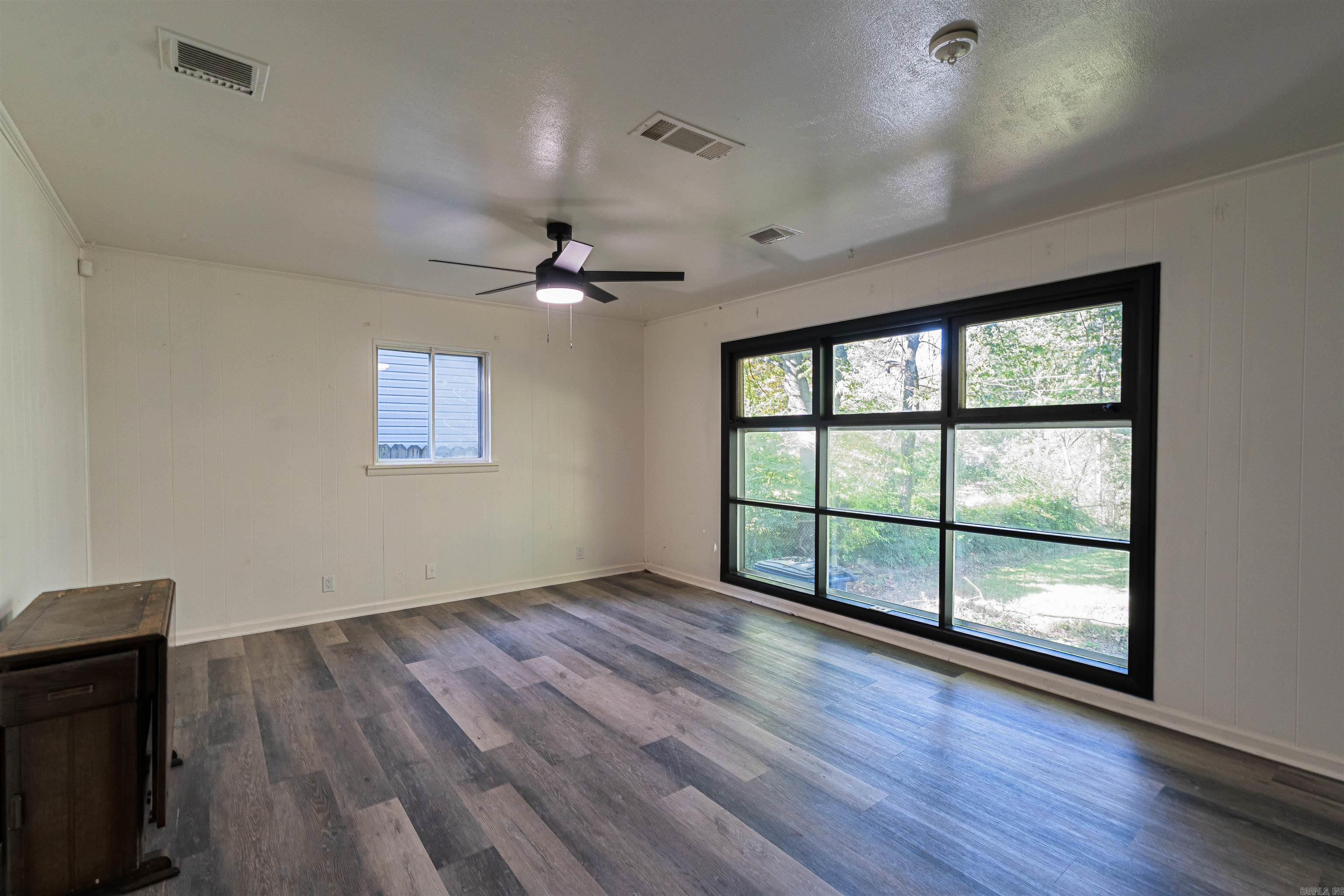 3701 Maple Street Property Photo 2