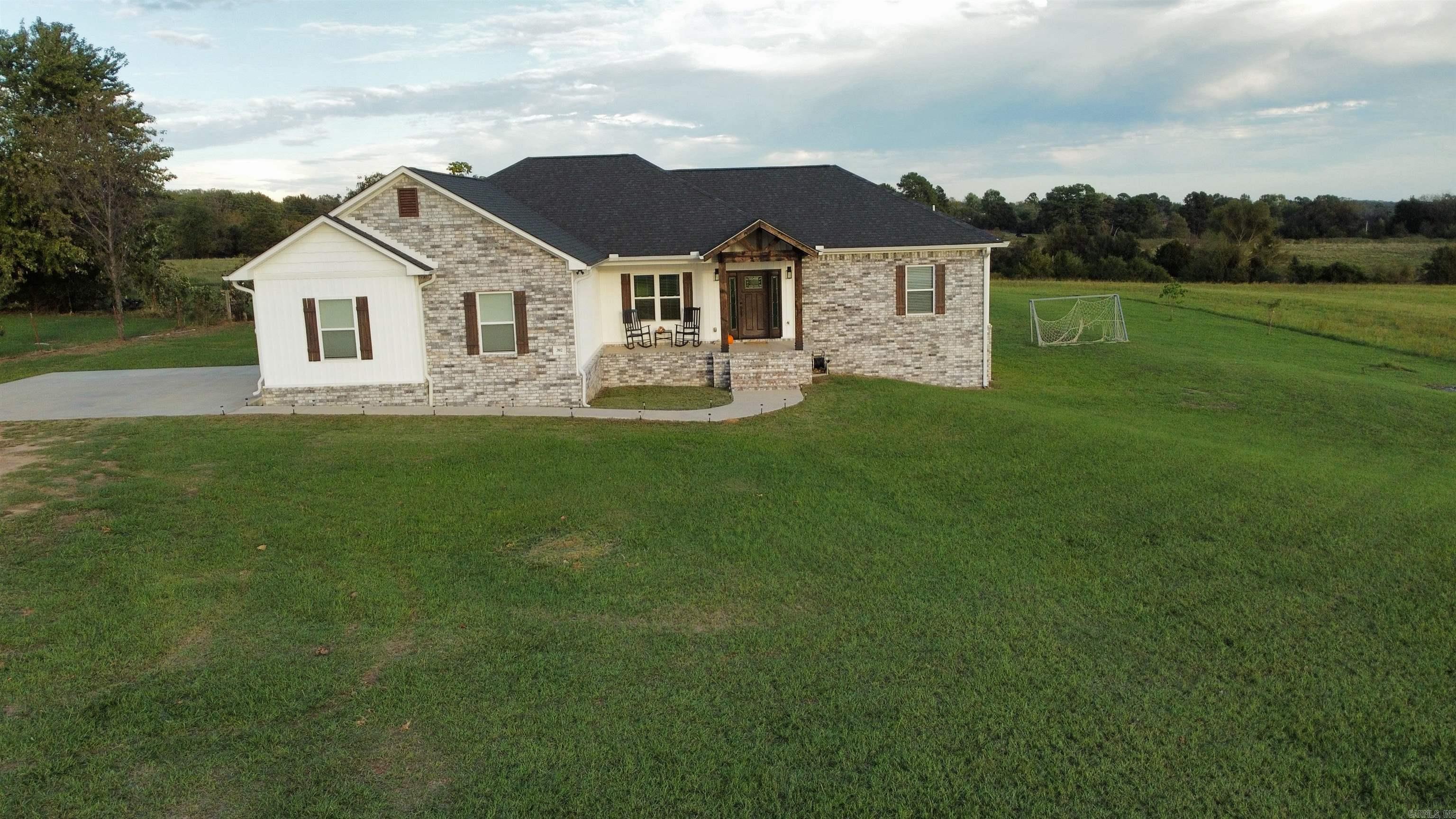 392 County Road 3333 Property Photo 1