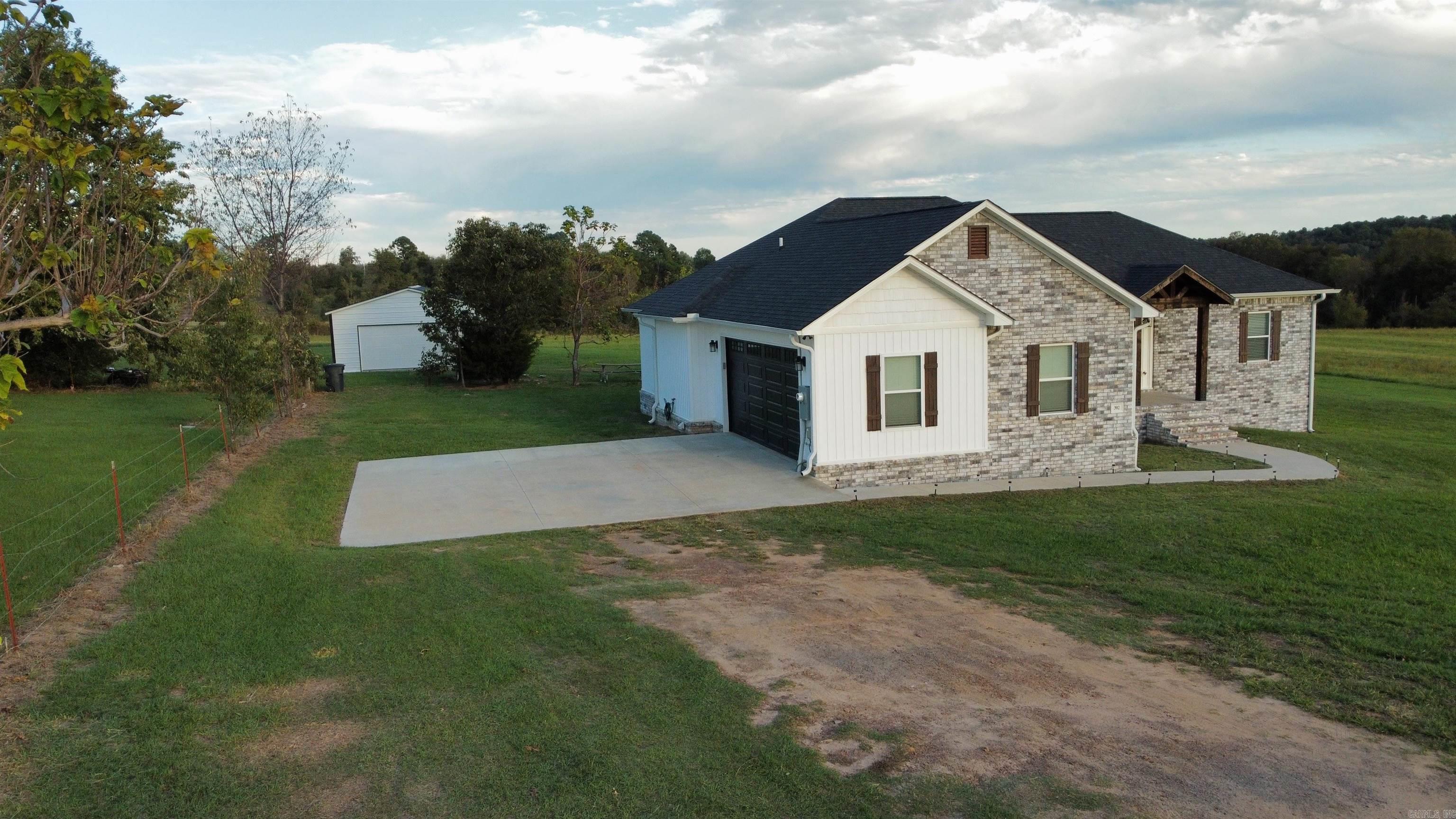 392 County Road 3333 Property Photo 40