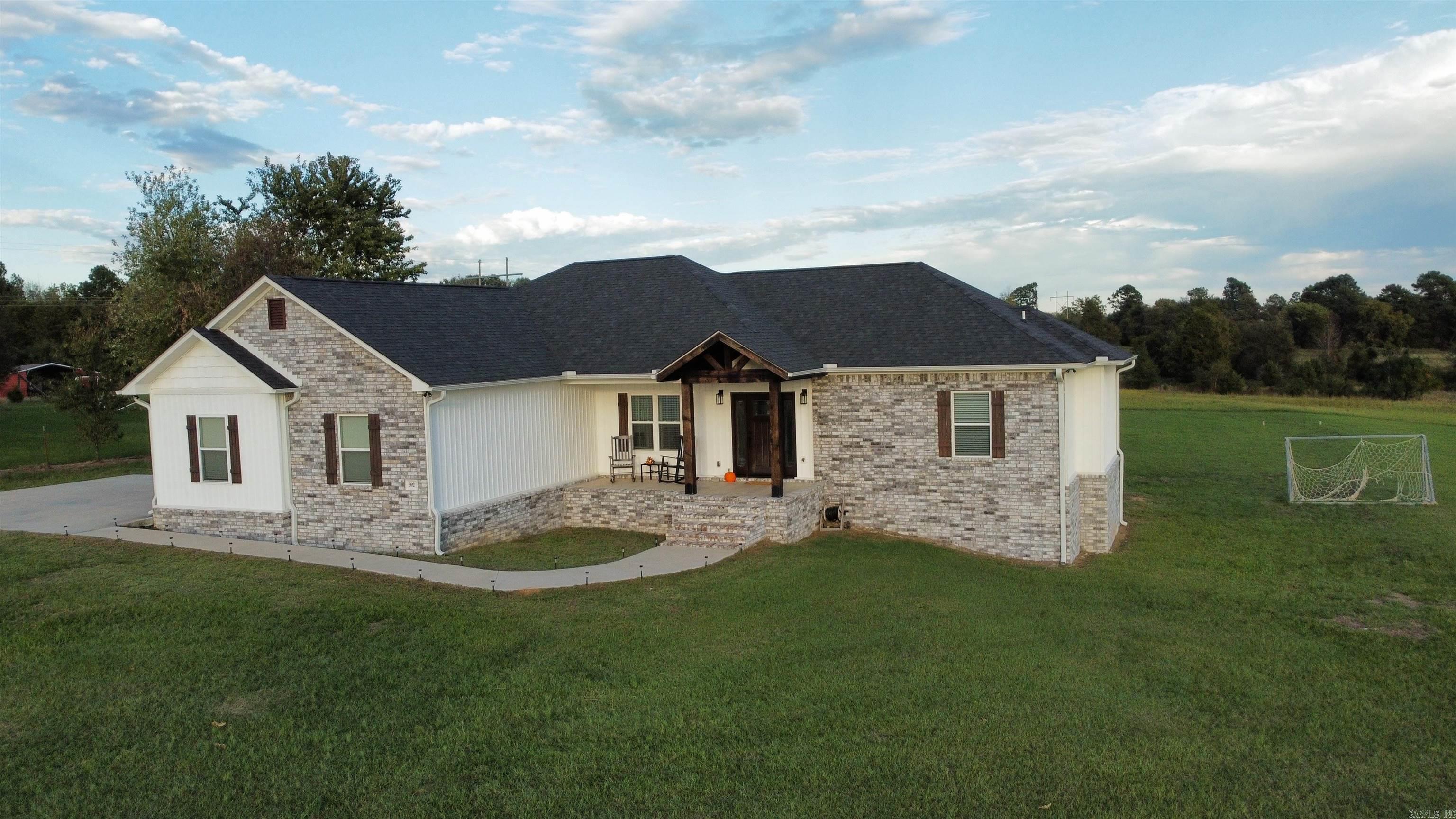 392 County Road 3333 Property Photo 41