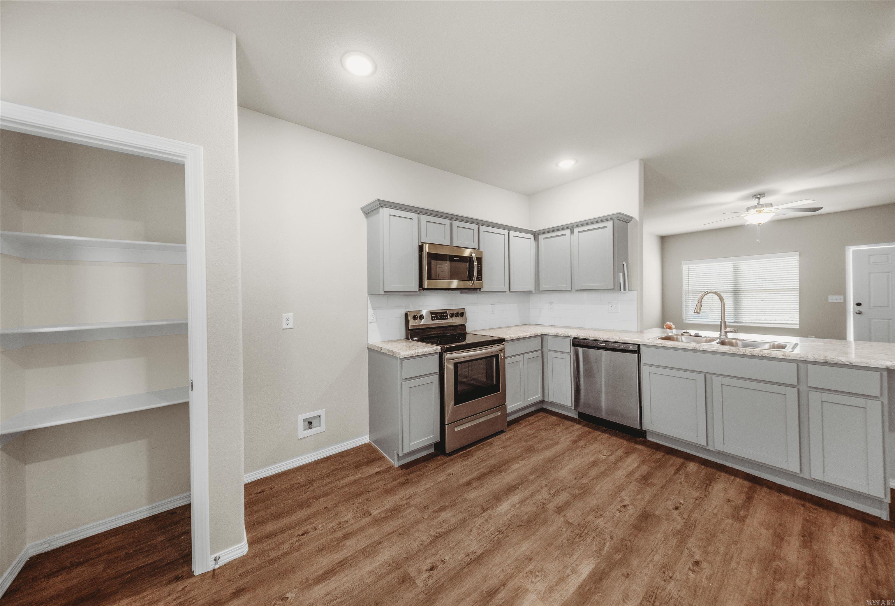146 Worley Street Property Photo 6