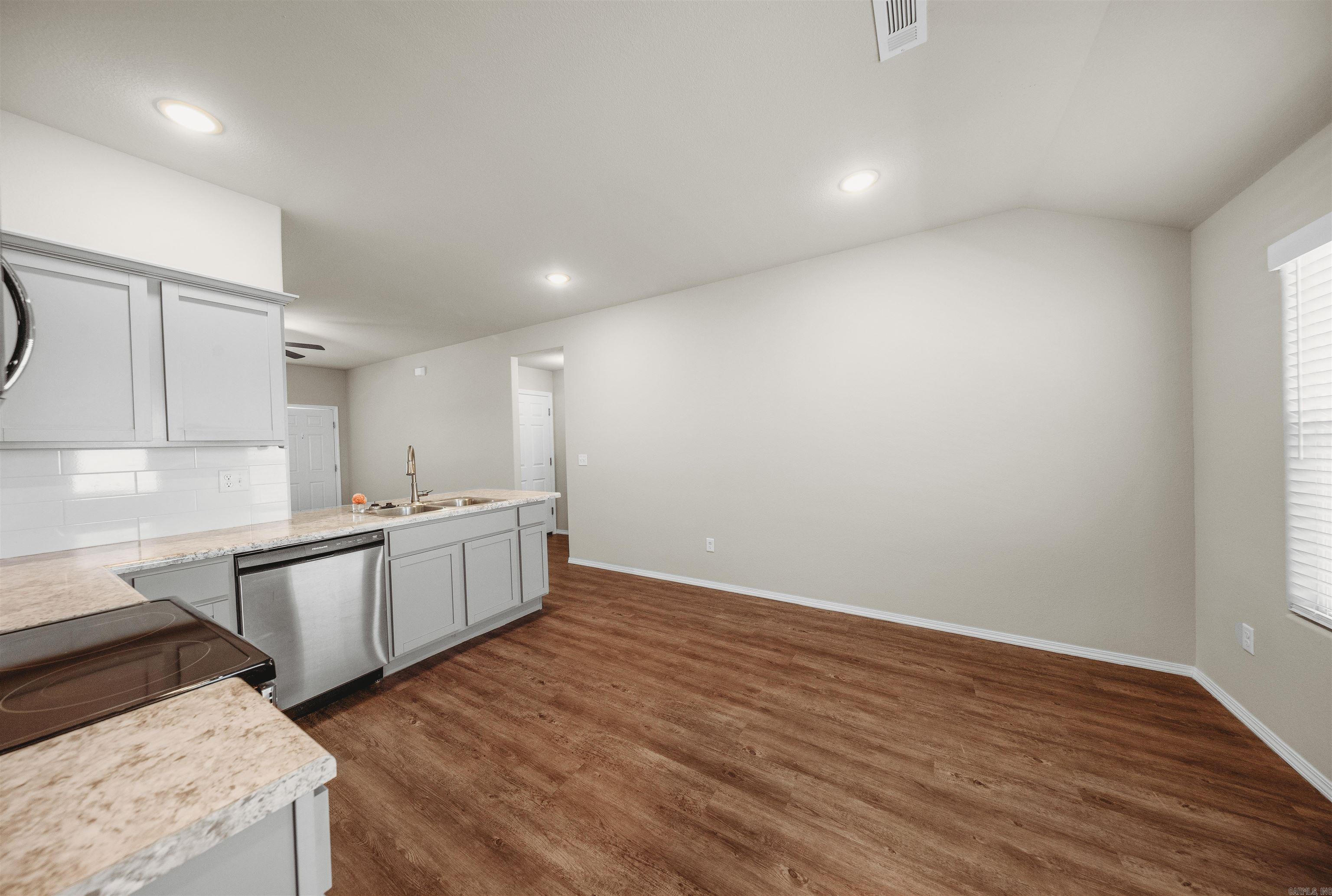 146 Worley Street Property Photo 7