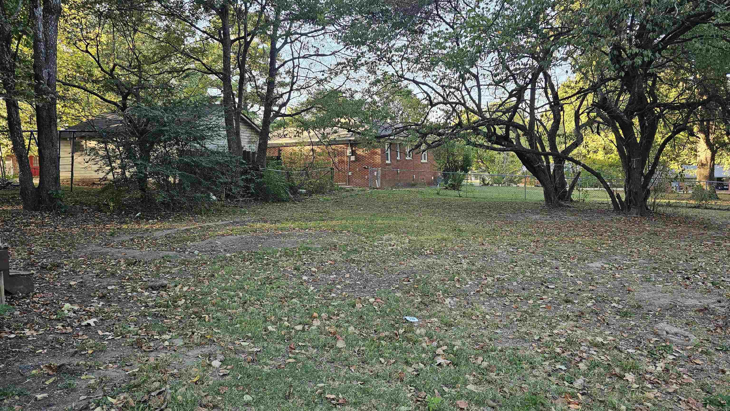 421 W Hunt Property Photo 3