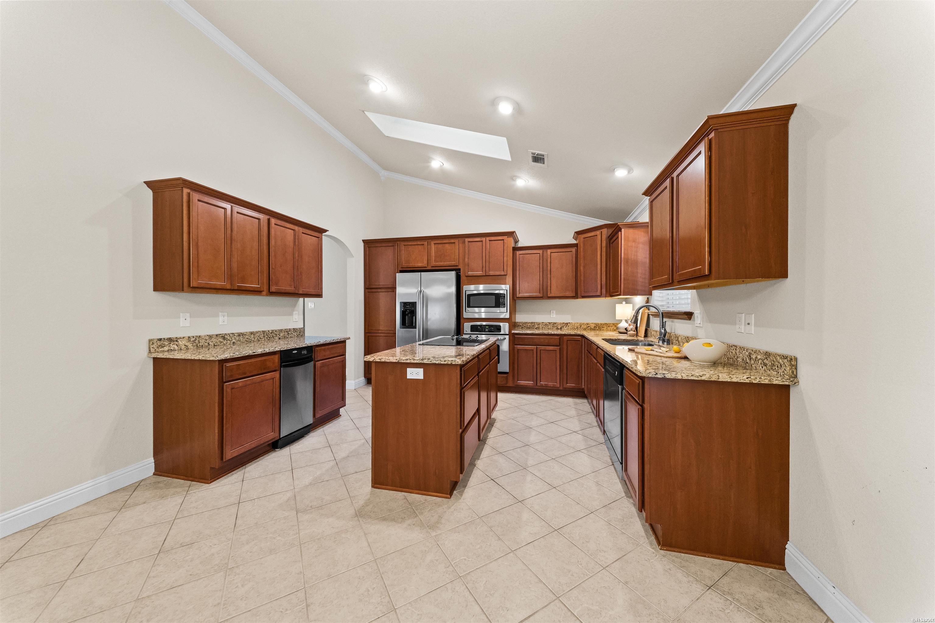 138 Southpark Place Property Photo 8