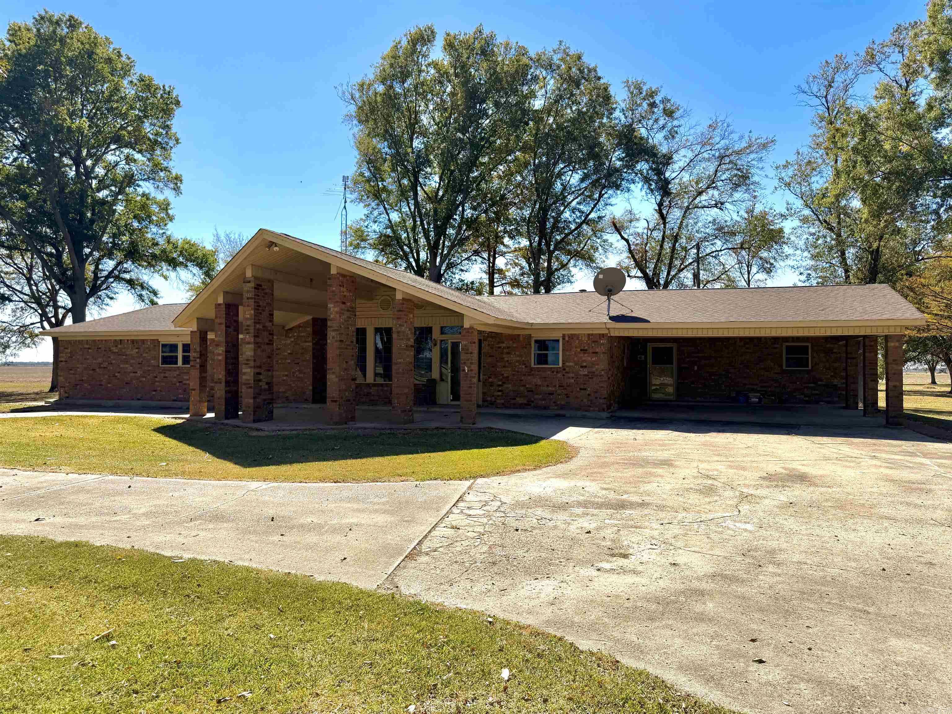 4188 E 82 Highway Property Photo 1