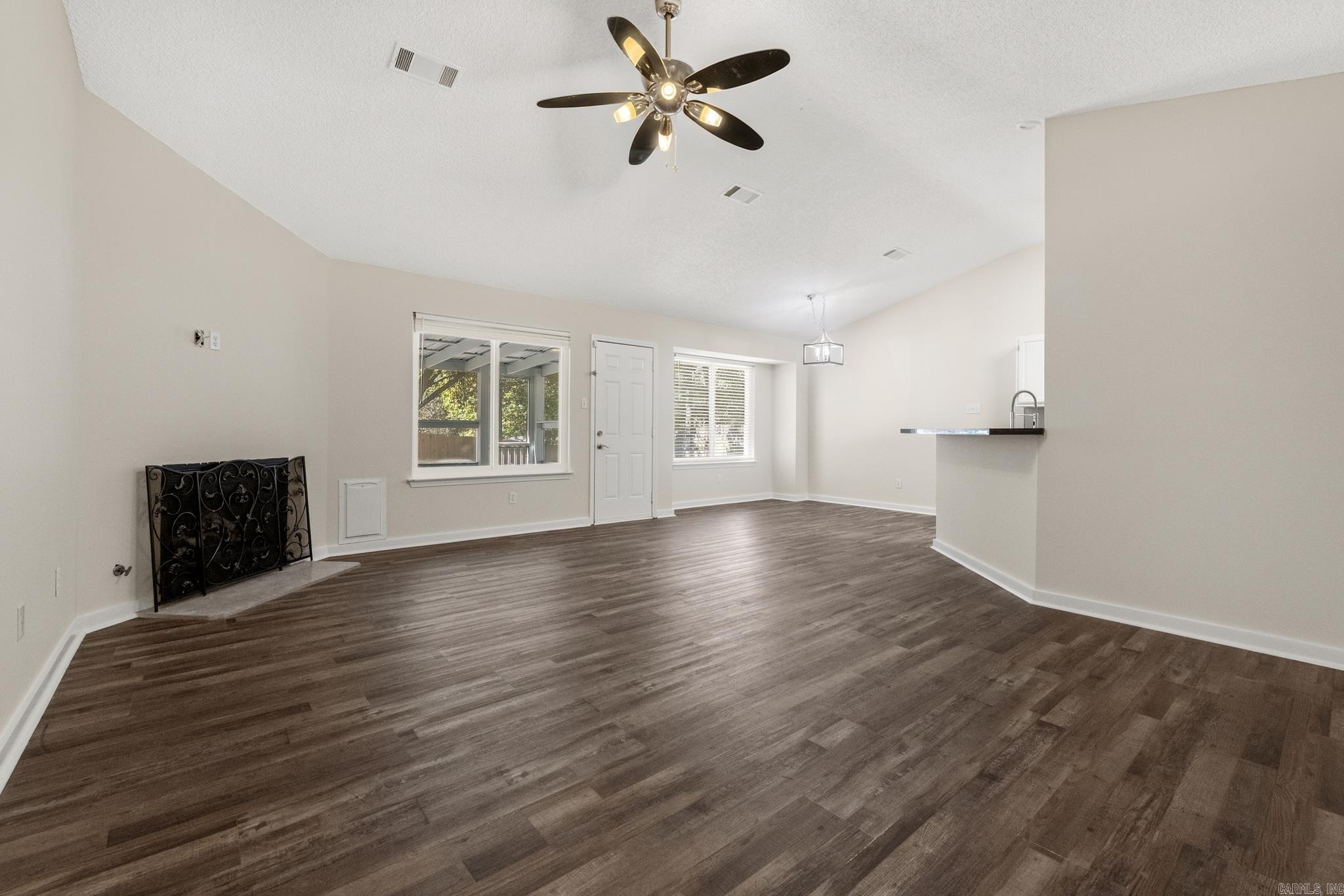 4 Mesquite Cove Property Photo 3