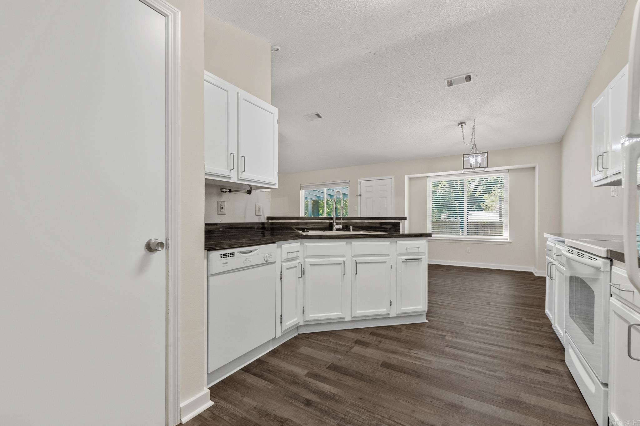 4 Mesquite Cove Property Photo 14