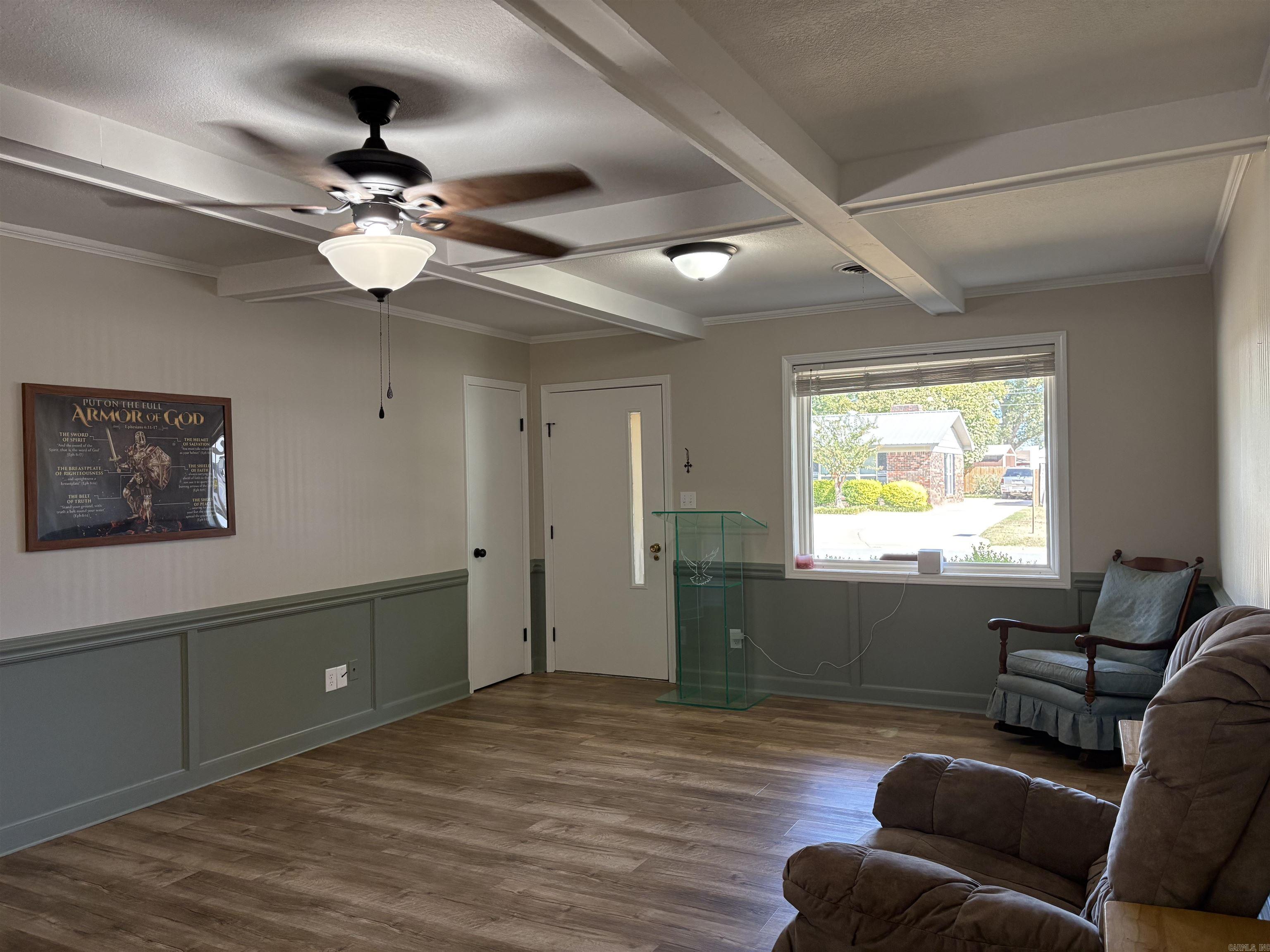 212 S Adcock Property Photo 8