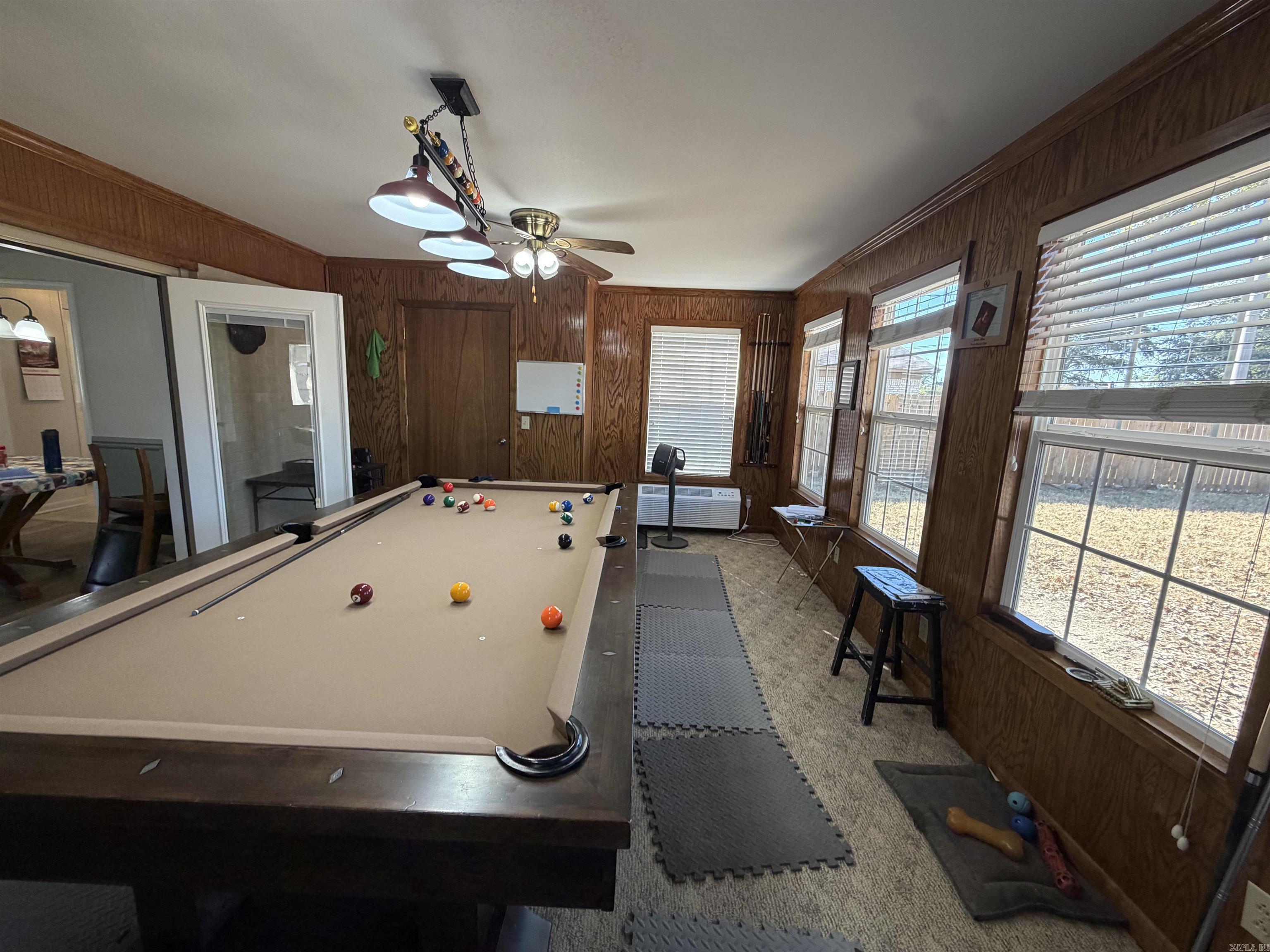212 S Adcock Property Photo 10