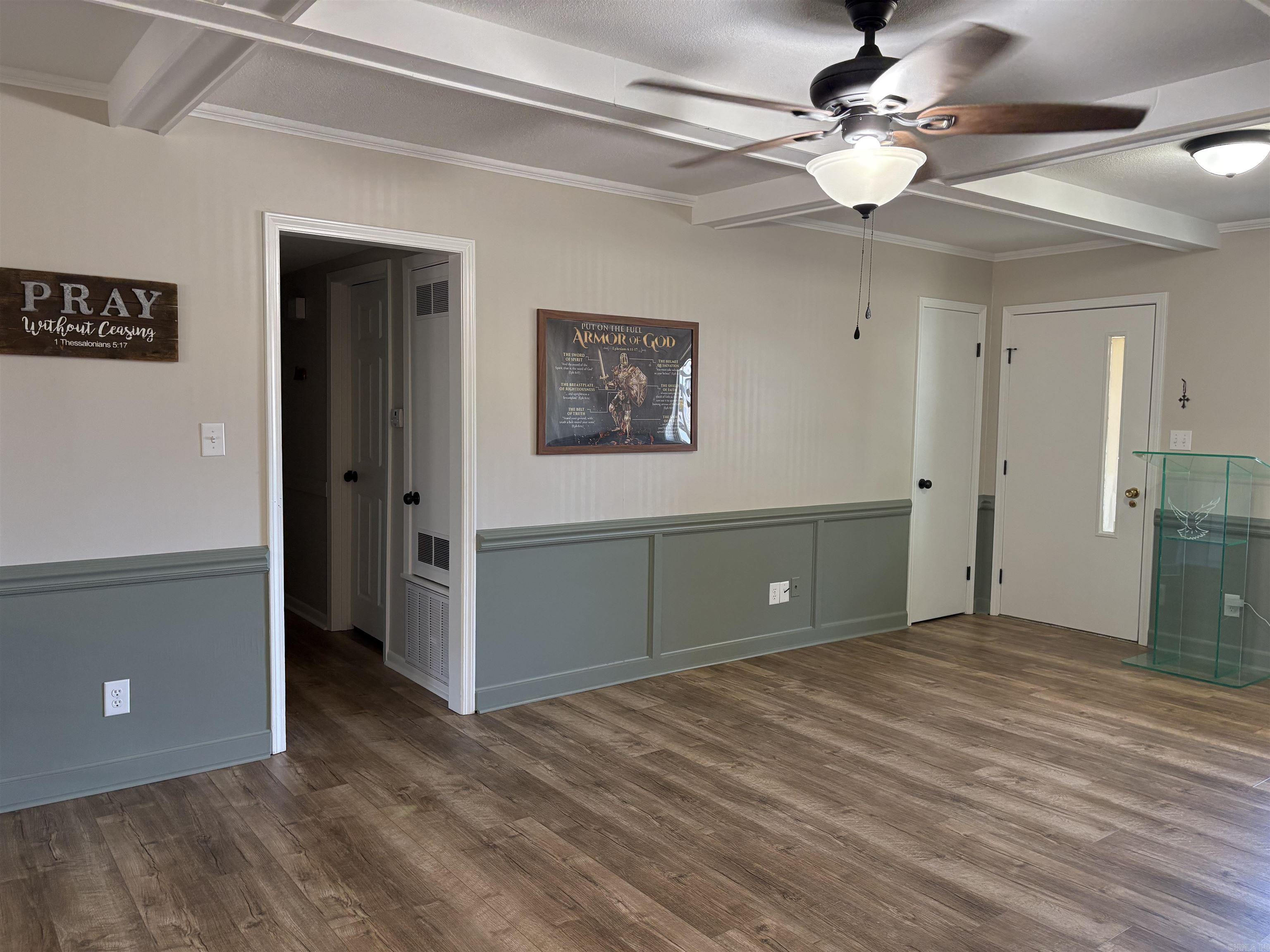 212 S Adcock Property Photo 14