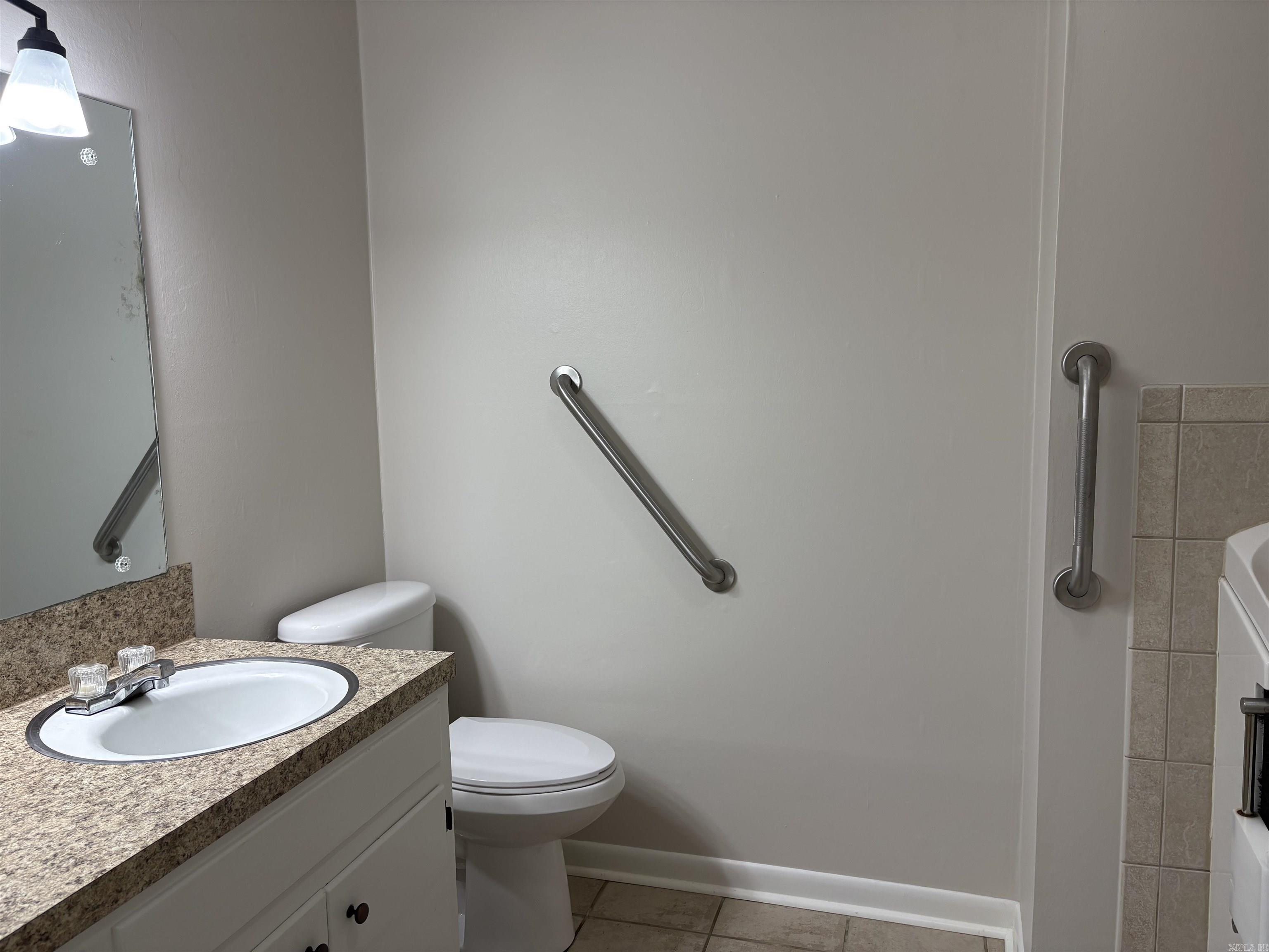 212 S Adcock Property Photo 14