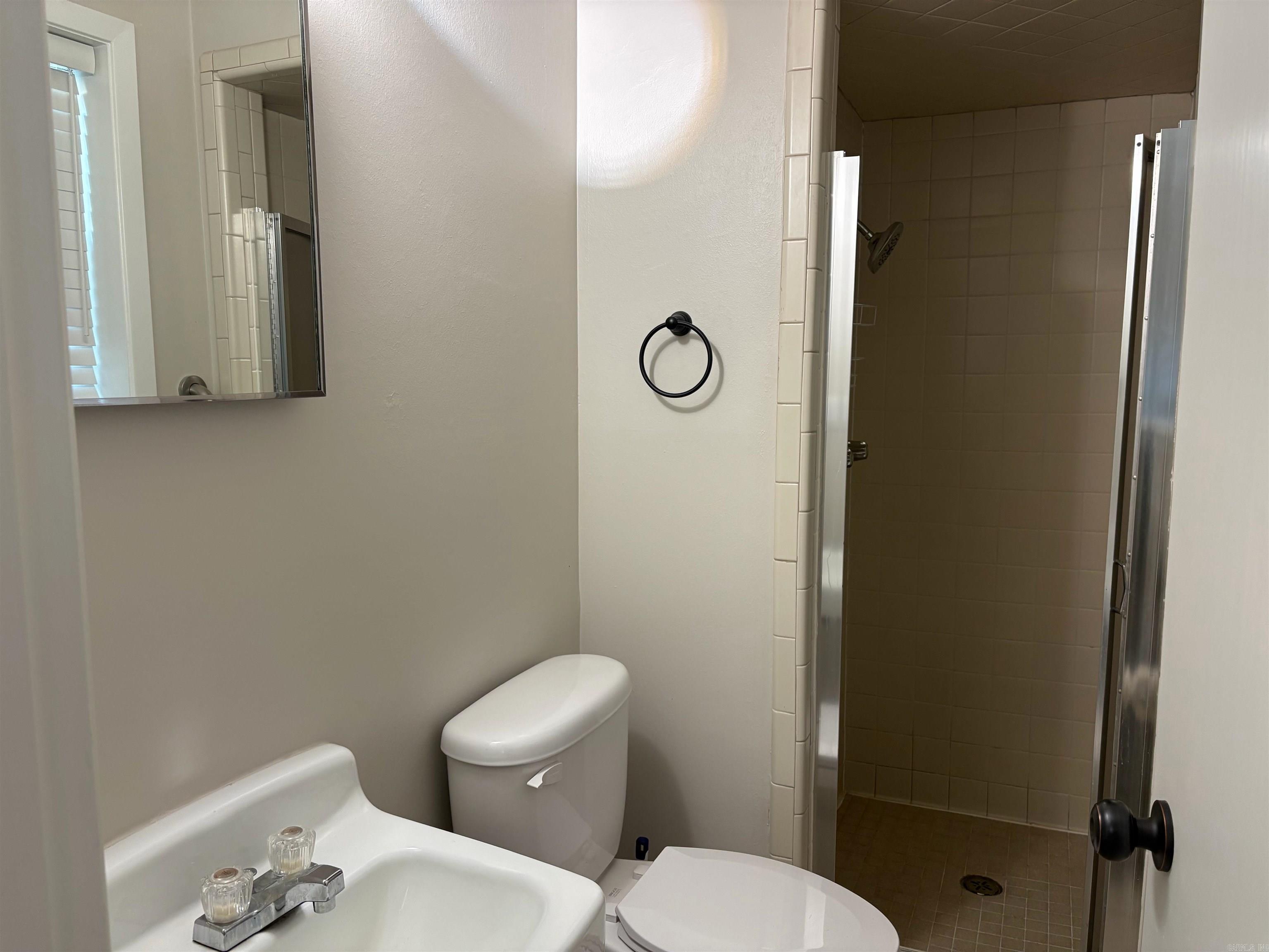 212 S Adcock Property Photo 16