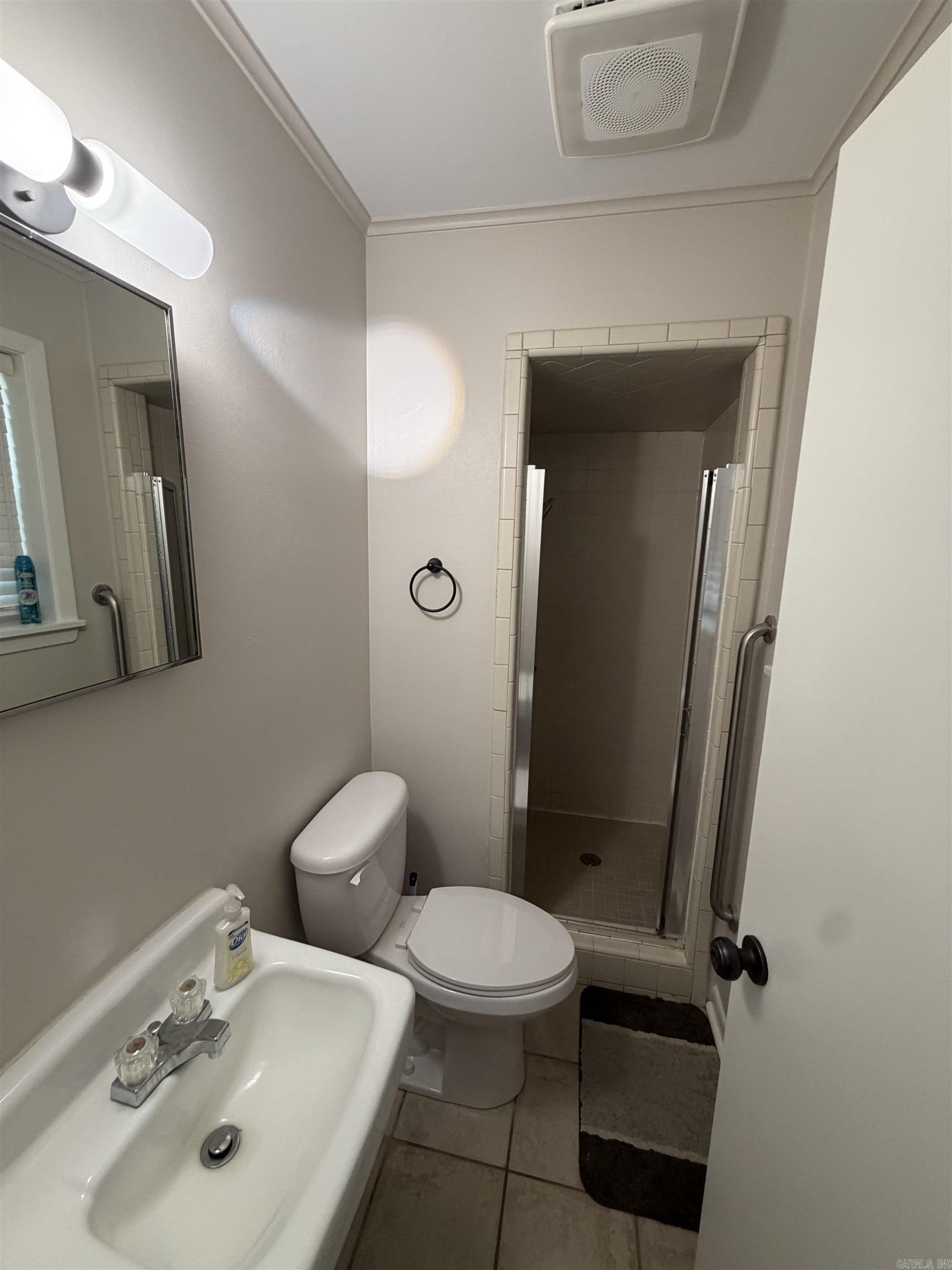 212 S Adcock Property Photo 16