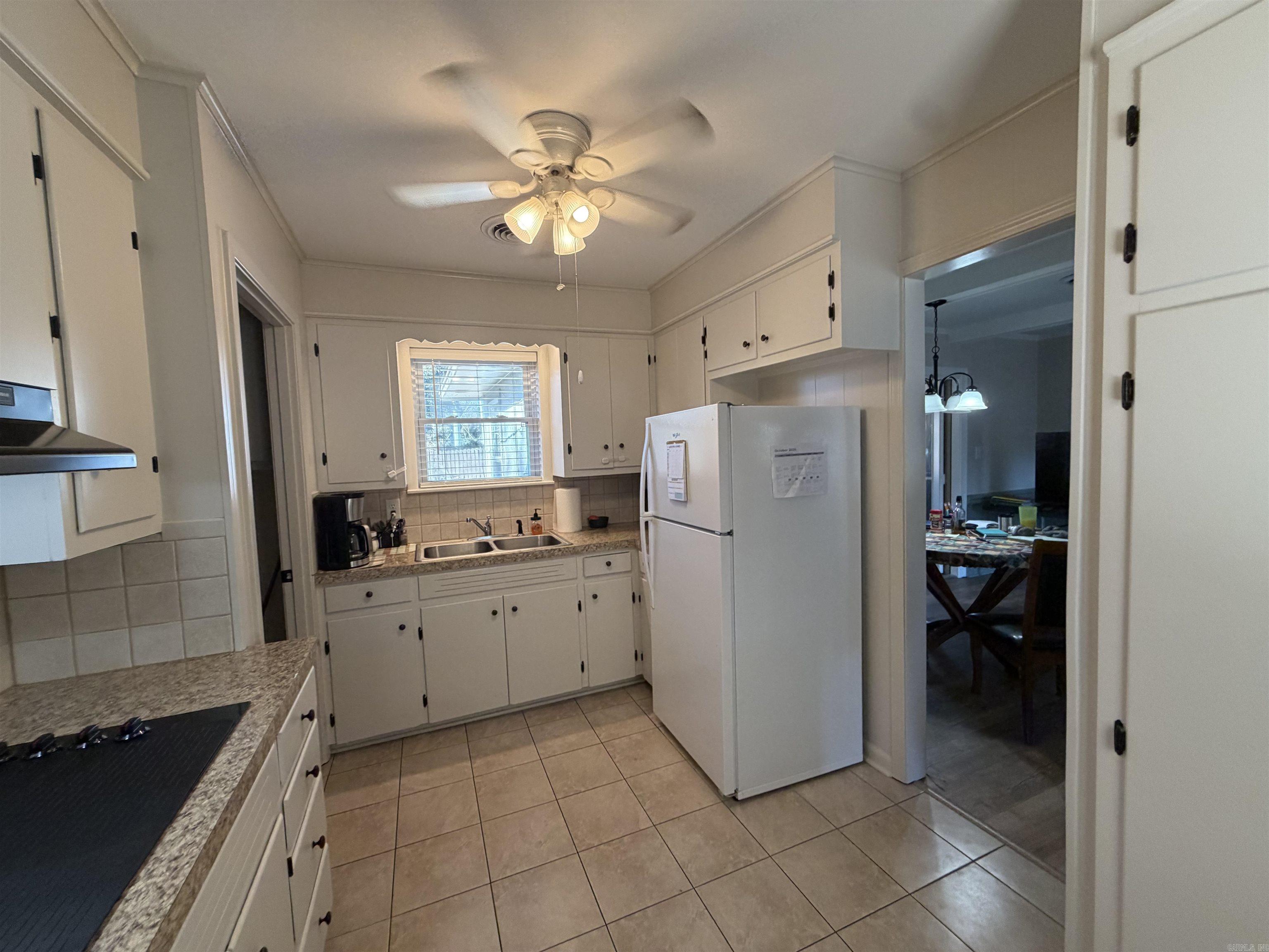 212 S Adcock Property Photo 28