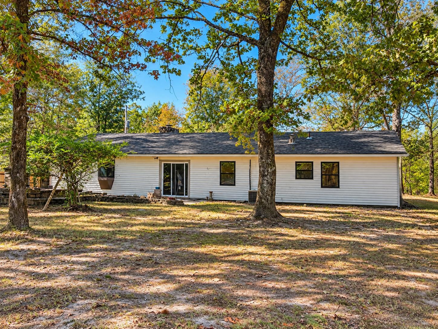 1525 S Harris Road Property Photo 4