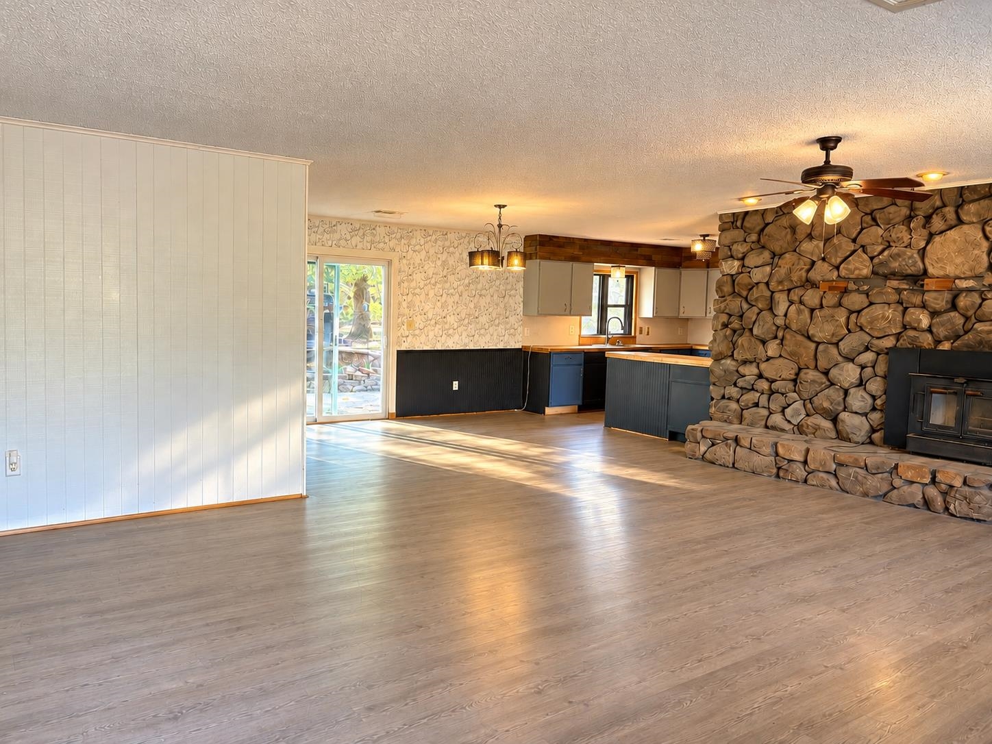 1525 S Harris Road Property Photo 5