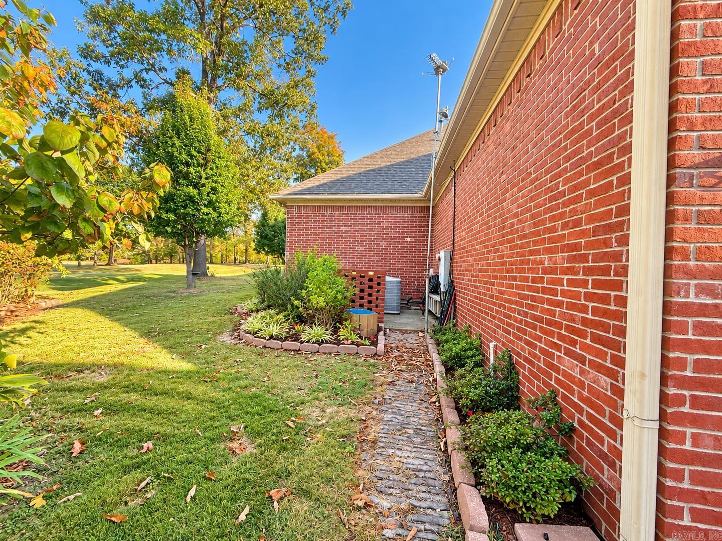 307 Cobblestone Drive Property Photo 5