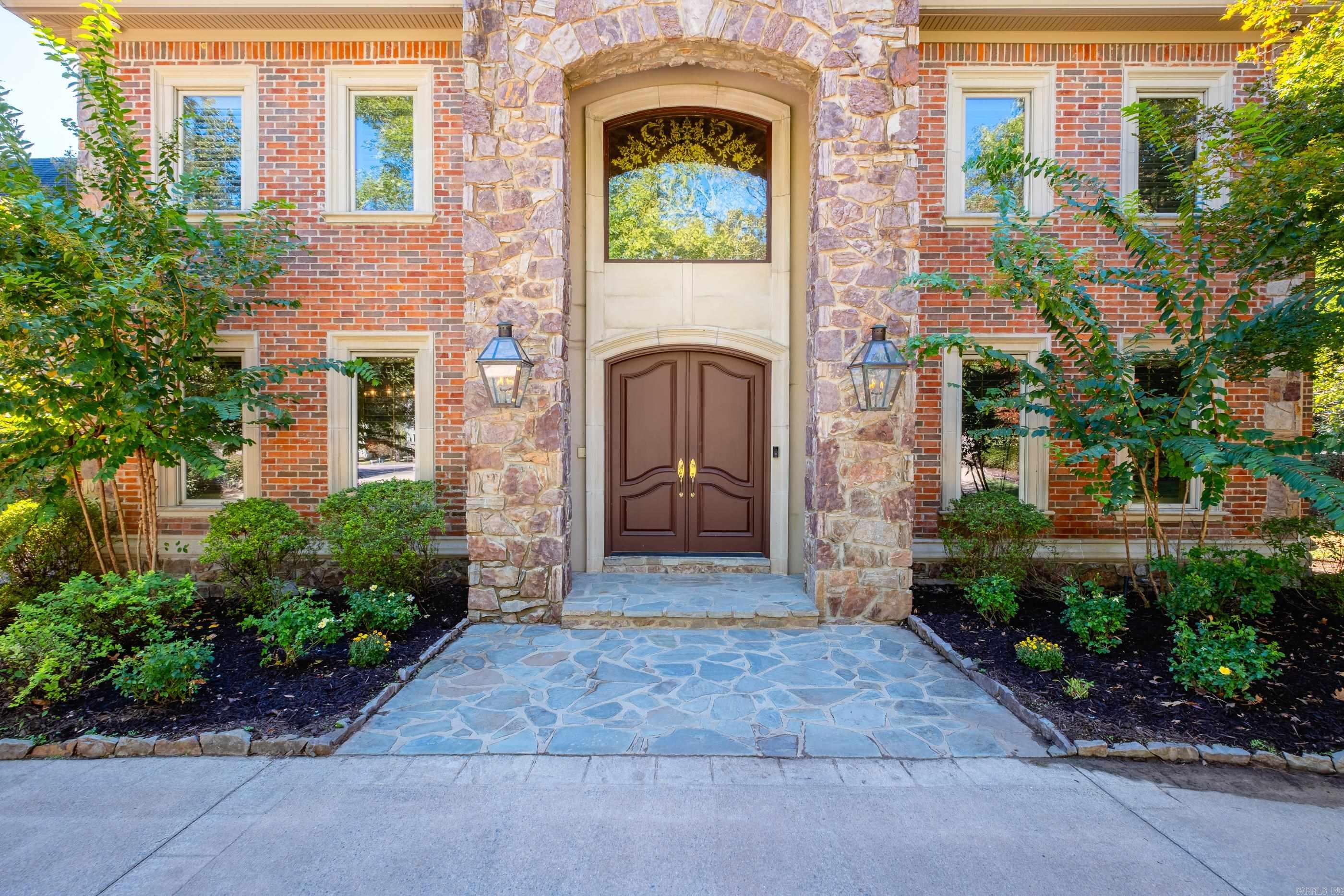 1 Lacelle Court Property Photo 2